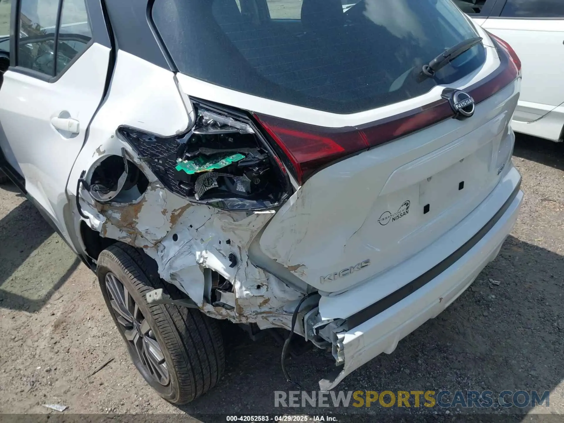 6 Фотография поврежденного автомобиля 3N1CP5CV5PL548184 NISSAN KICKS 2023