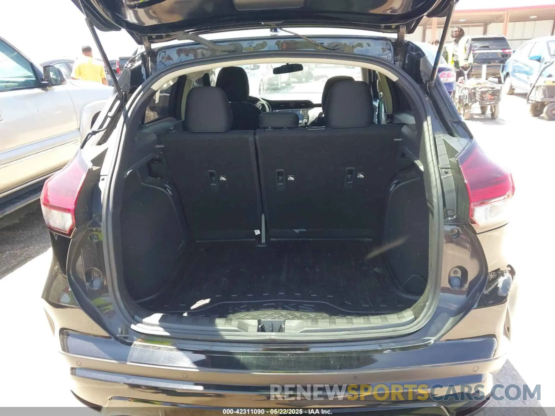 17 Photograph of a damaged car 3N1CP5CV6PL510138 NISSAN KICKS 2023