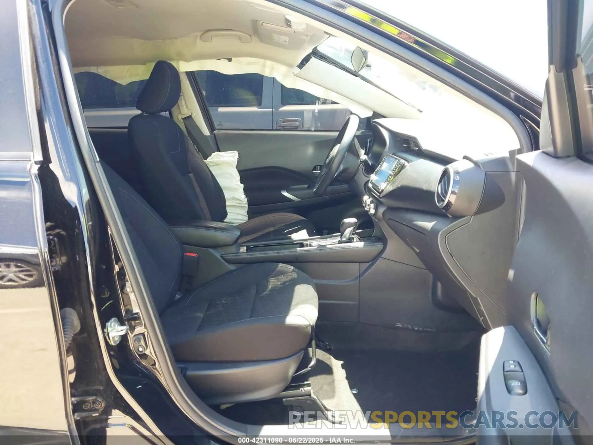 5 Photograph of a damaged car 3N1CP5CV6PL510138 NISSAN KICKS 2023