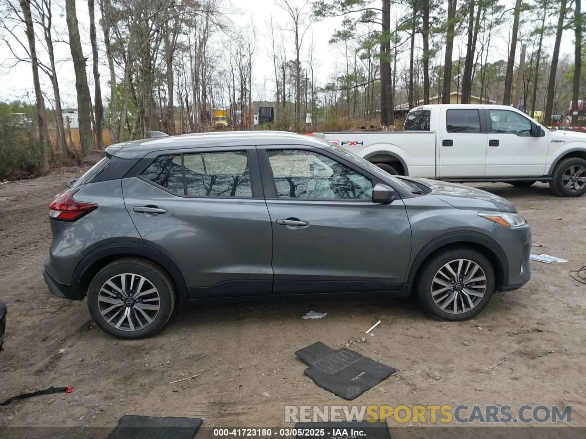 14 Photograph of a damaged car 3N1CP5CV7PL467333 NISSAN KICKS 2023