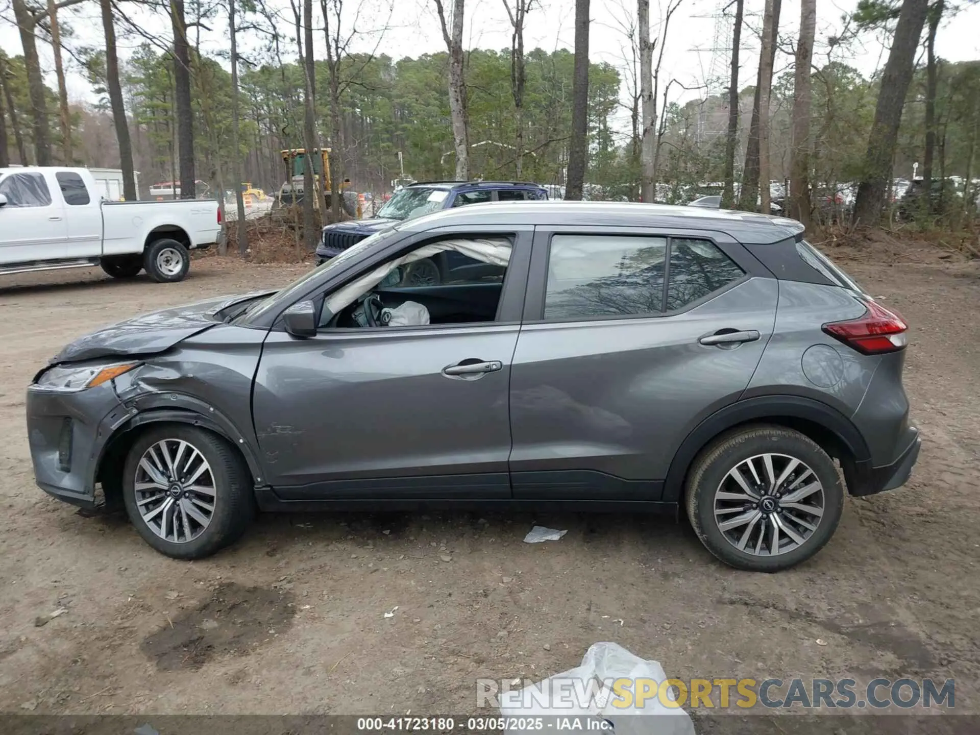 15 Photograph of a damaged car 3N1CP5CV7PL467333 NISSAN KICKS 2023