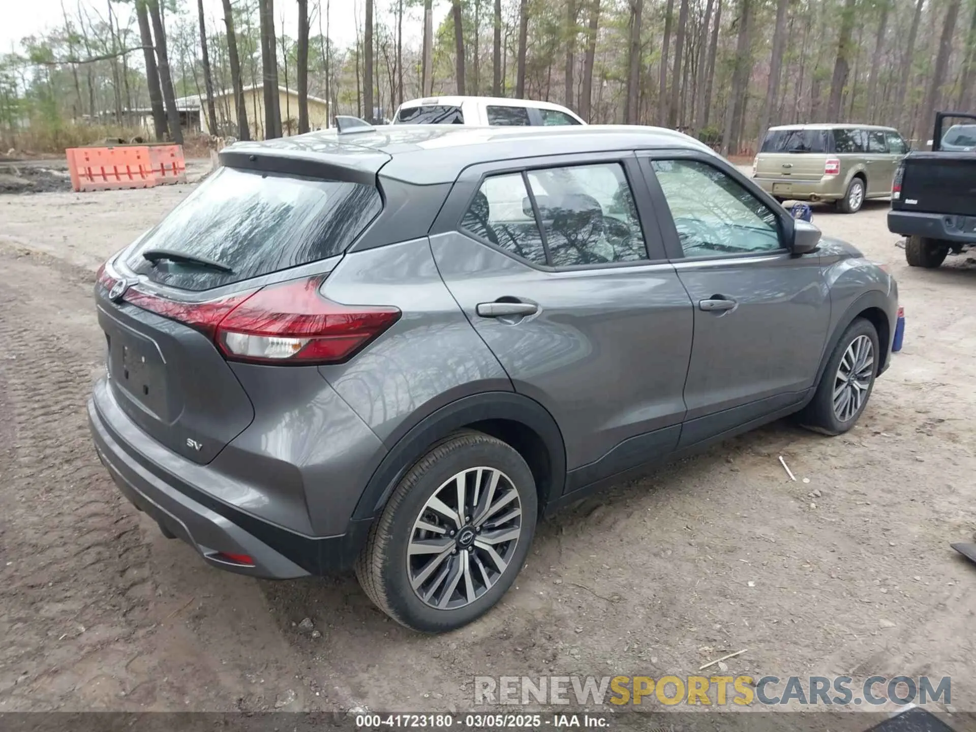 4 Photograph of a damaged car 3N1CP5CV7PL467333 NISSAN KICKS 2023