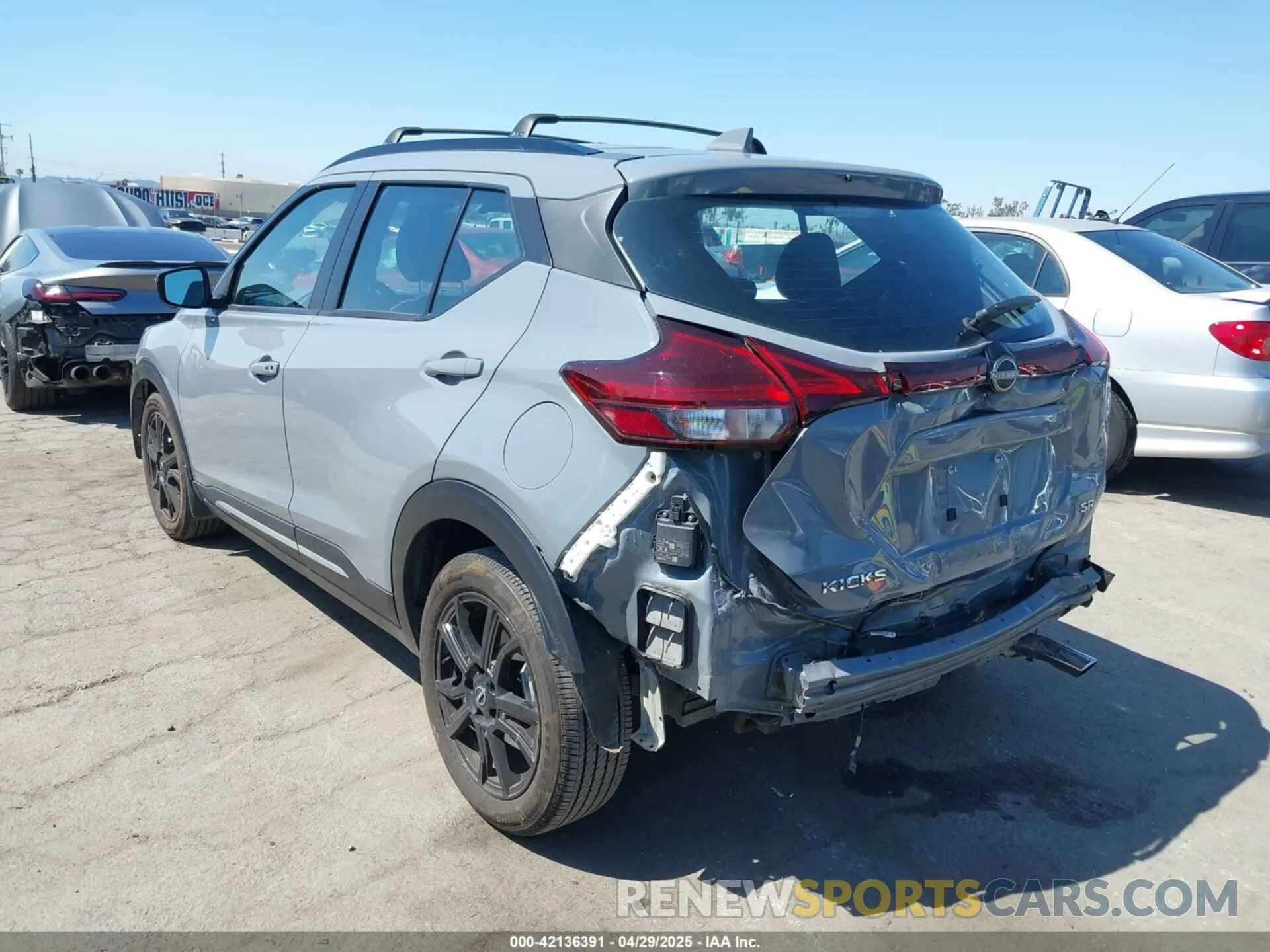 3 Фотография поврежденного автомобиля 3N1CP5DV0PL553257 NISSAN KICKS 2023