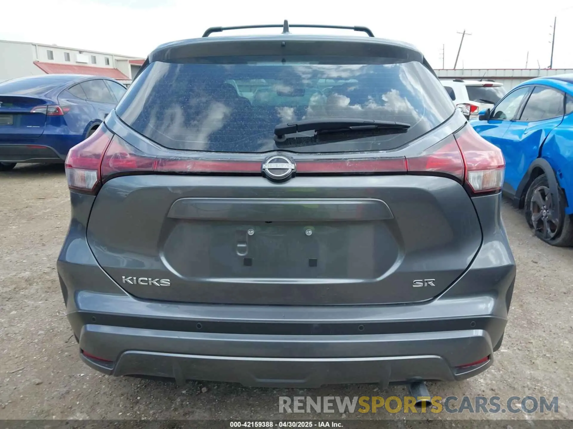 16 Photograph of a damaged car 3N1CP5DV1PL563120 NISSAN KICKS 2023
