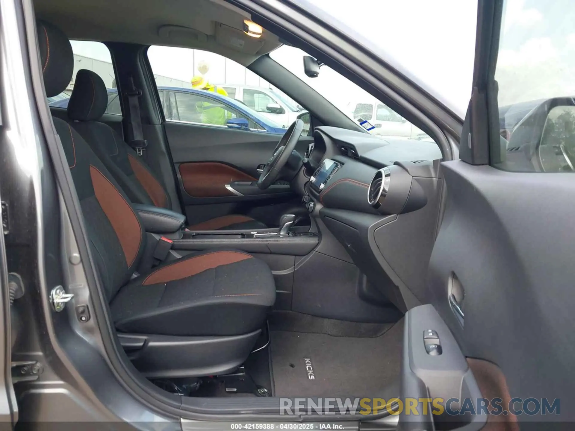 5 Photograph of a damaged car 3N1CP5DV1PL563120 NISSAN KICKS 2023