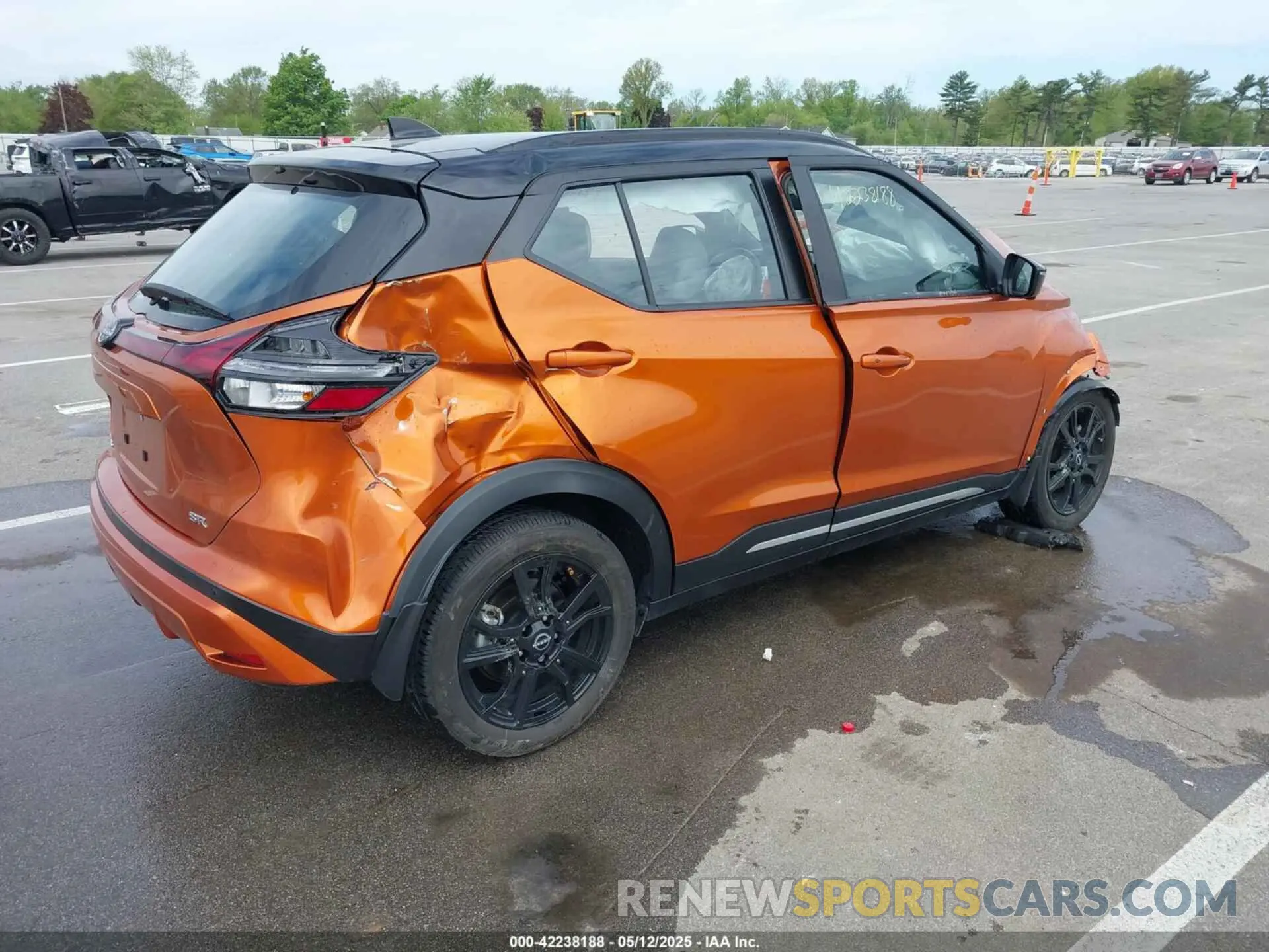 2 Photograph of a damaged car 3N1CP5DV2PL523564 NISSAN KICKS 2023