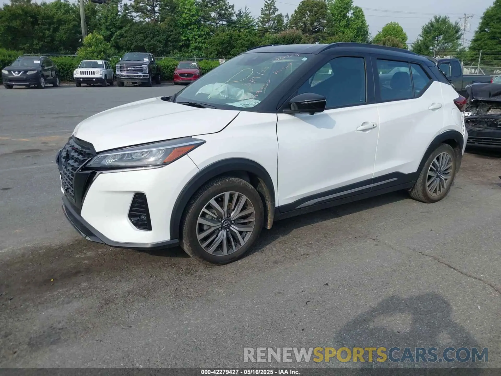 2 Photograph of a damaged car 3N1CP5DV3PL549557 NISSAN KICKS 2023