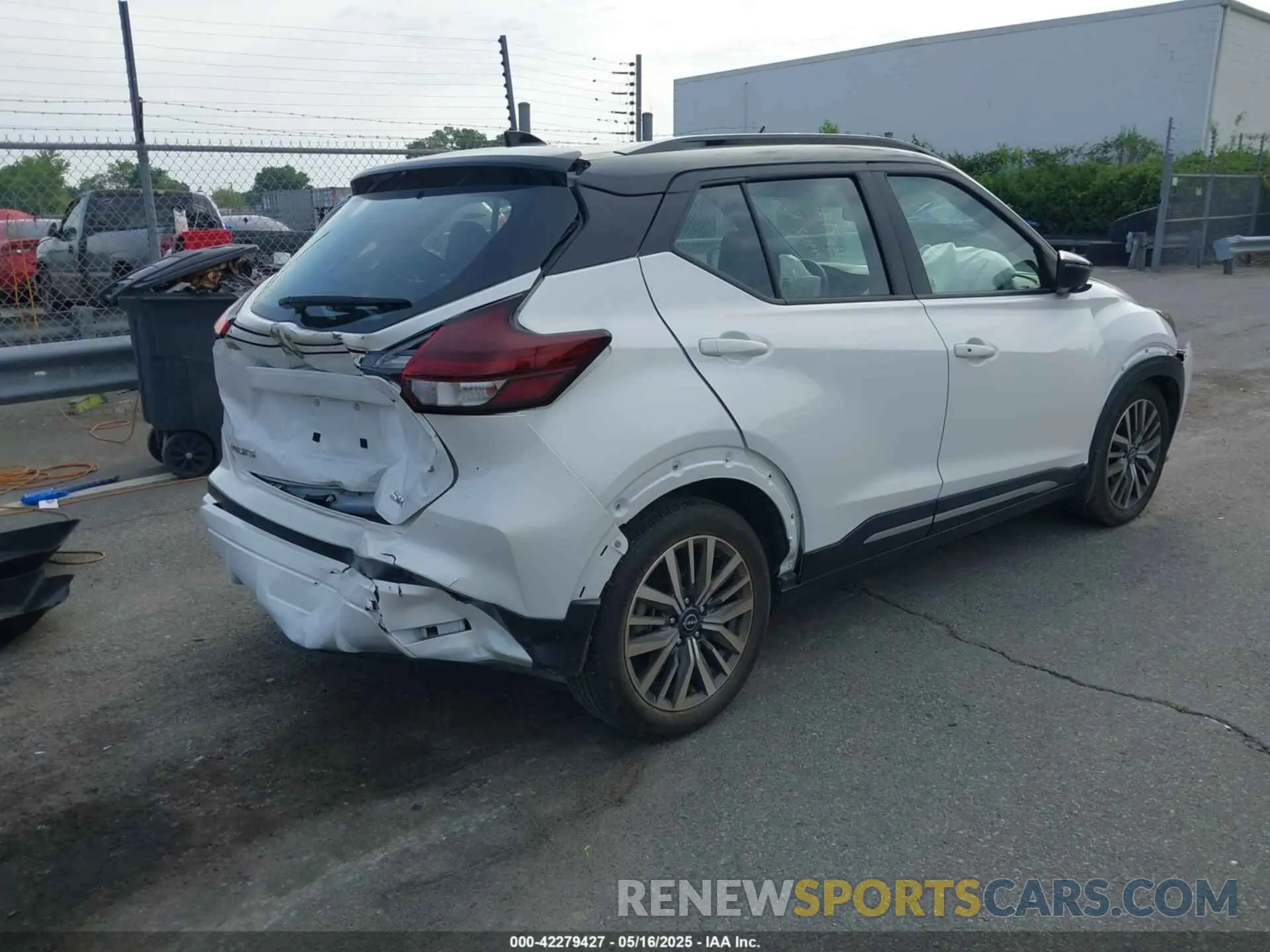 4 Photograph of a damaged car 3N1CP5DV3PL549557 NISSAN KICKS 2023