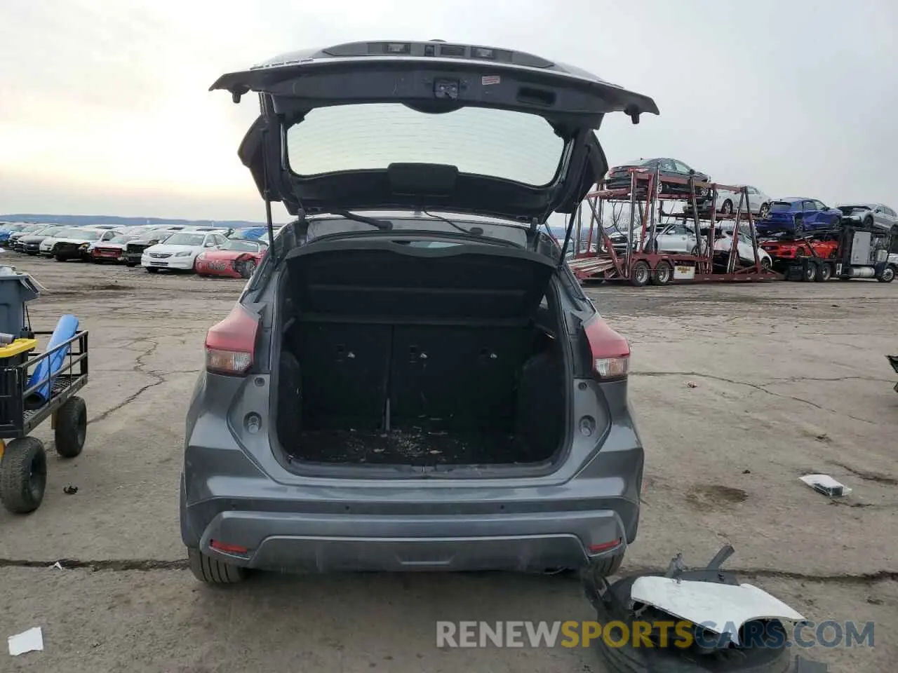 6 Photograph of a damaged car 3N1CP5DV8PL548095 NISSAN KICKS 2023