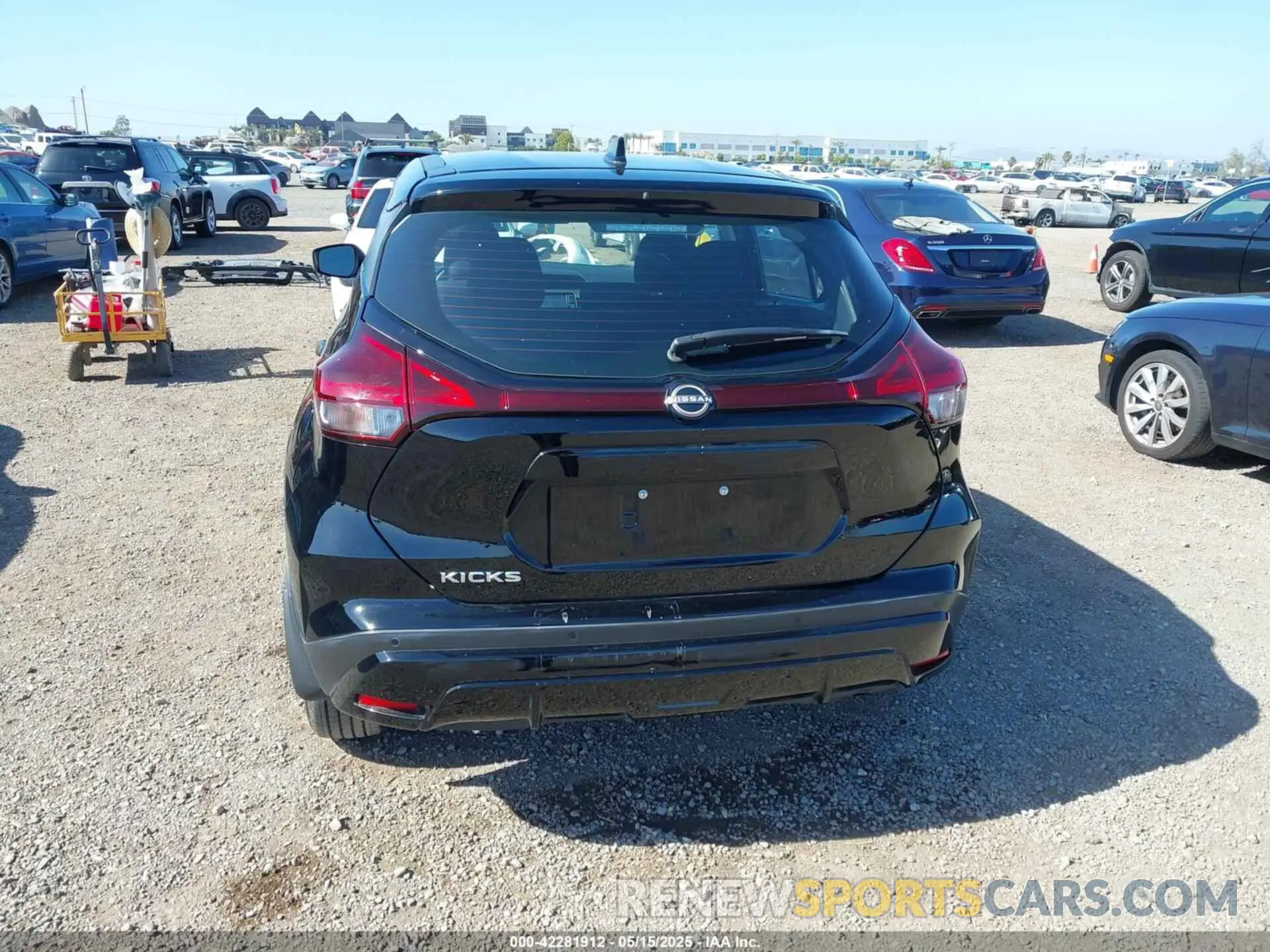 16 Photograph of a damaged car 3N1CP5BV0RL497360 NISSAN KICKS 2024