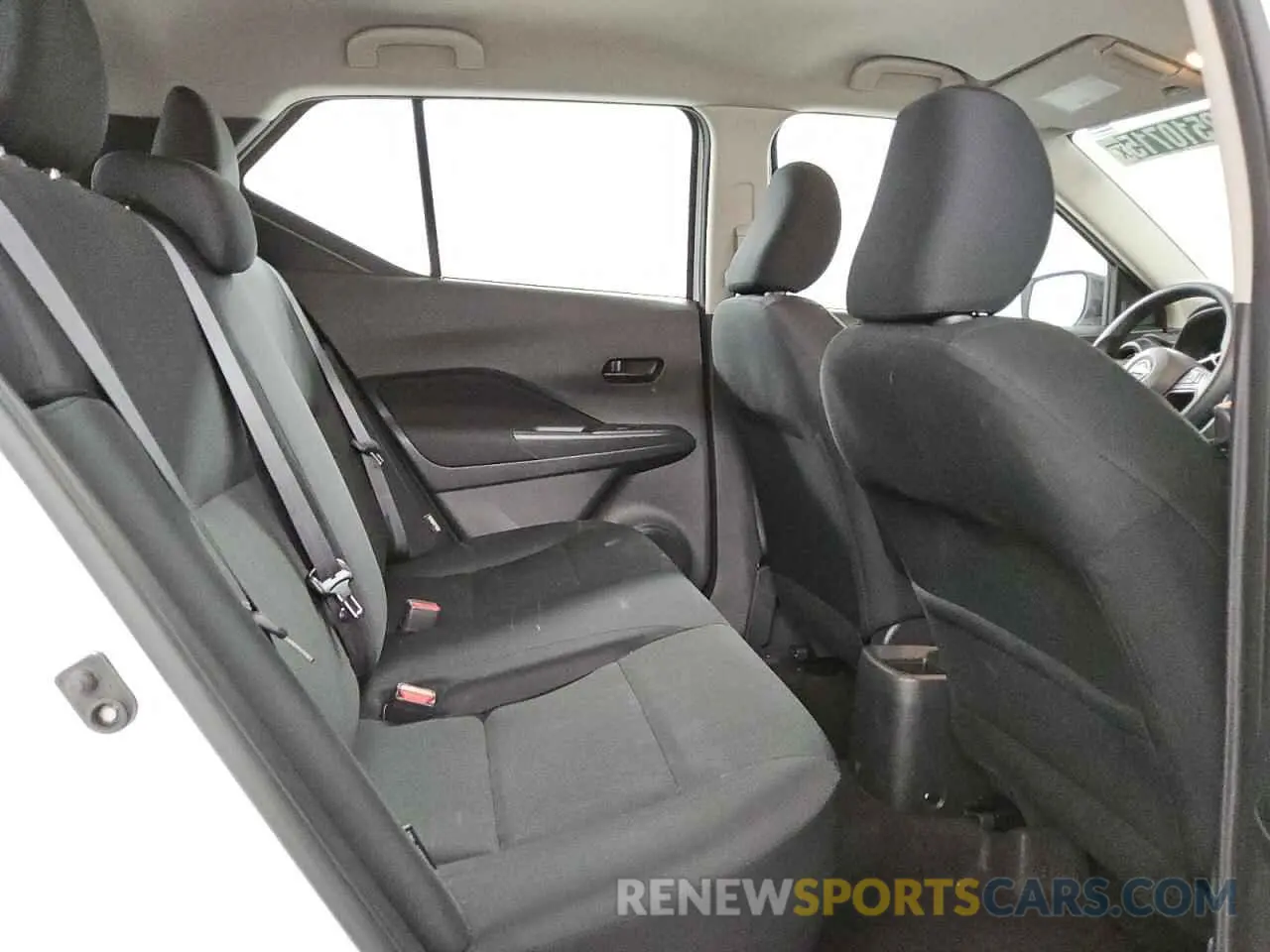 10 Photograph of a damaged car 3N1CP5BV1RL560613 NISSAN KICKS 2024