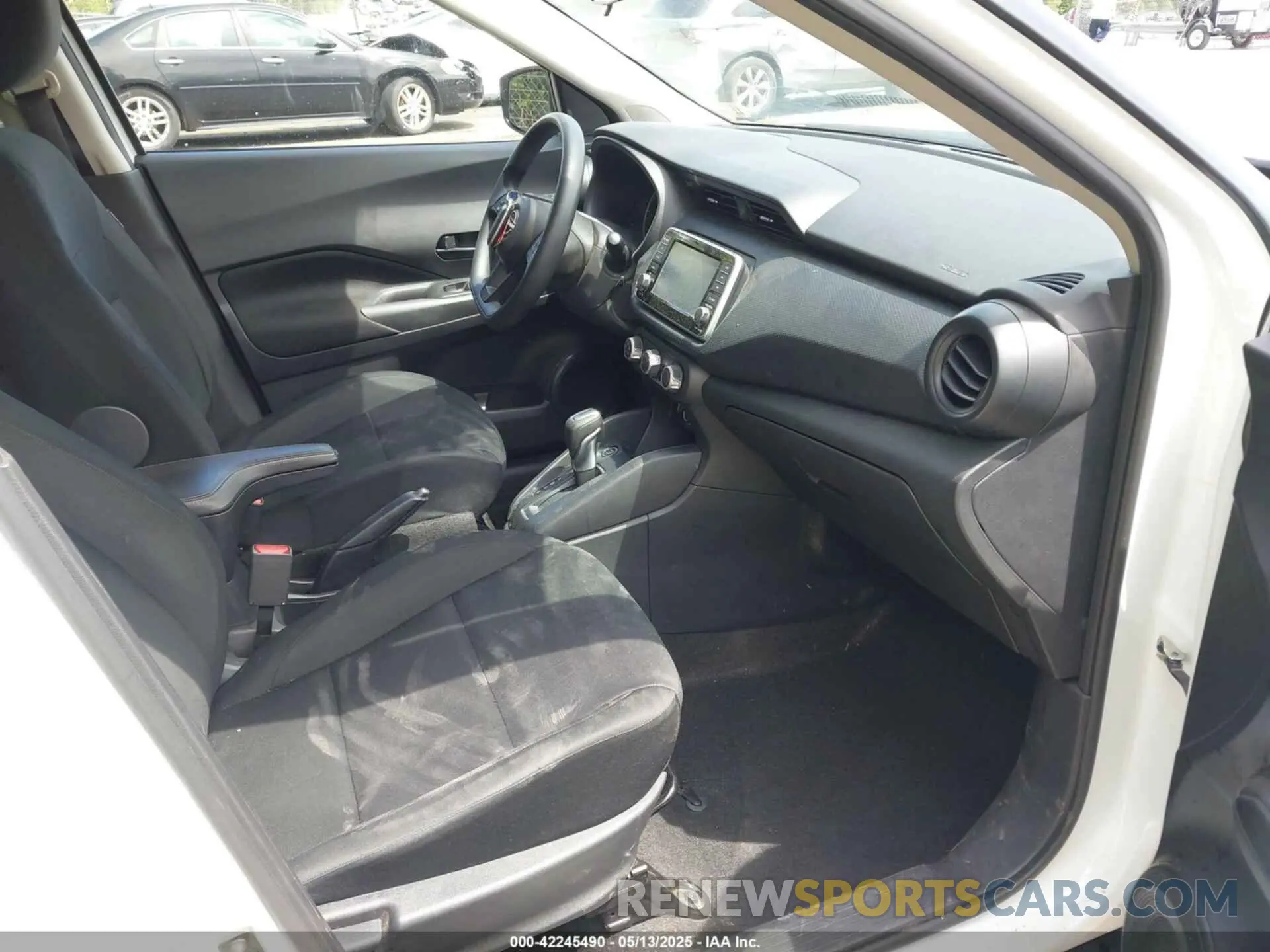 5 Photograph of a damaged car 3N1CP5BV2RL481595 NISSAN KICKS 2024