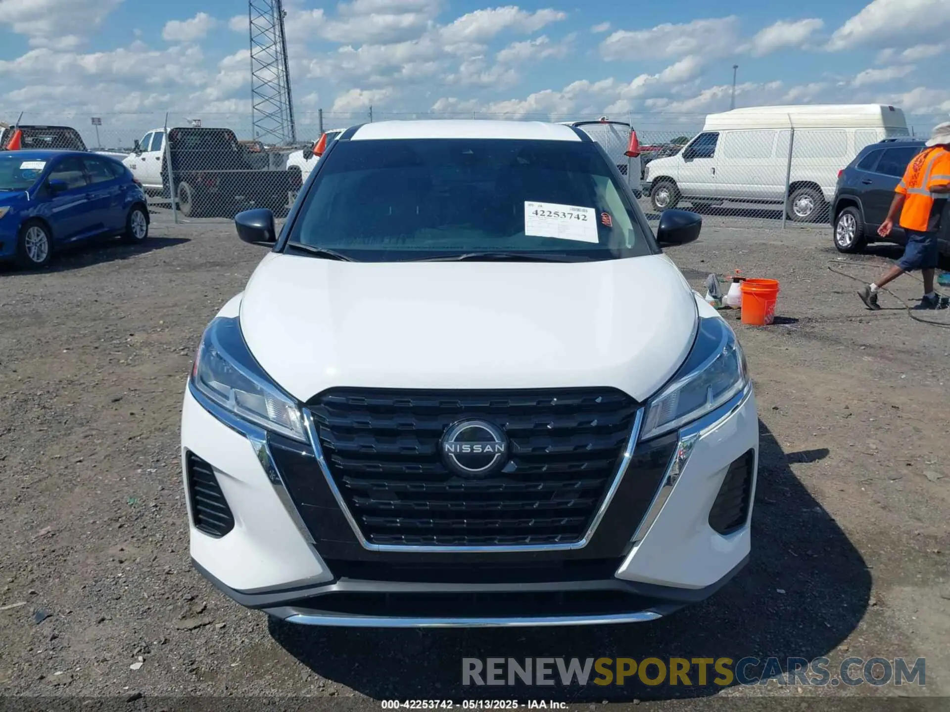 13 Photograph of a damaged car 3N1CP5BV4RL500843 NISSAN KICKS 2024