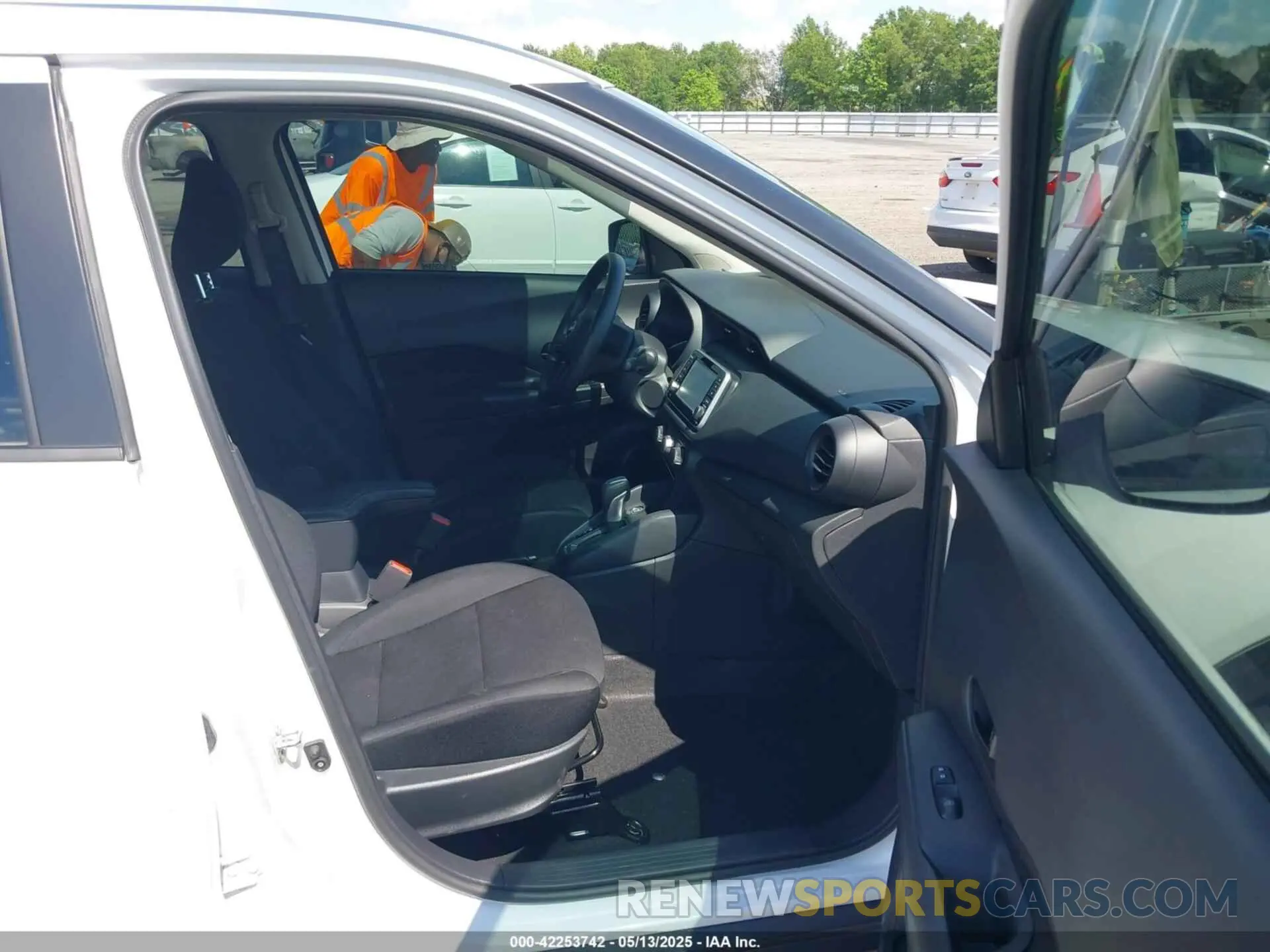 5 Photograph of a damaged car 3N1CP5BV4RL500843 NISSAN KICKS 2024