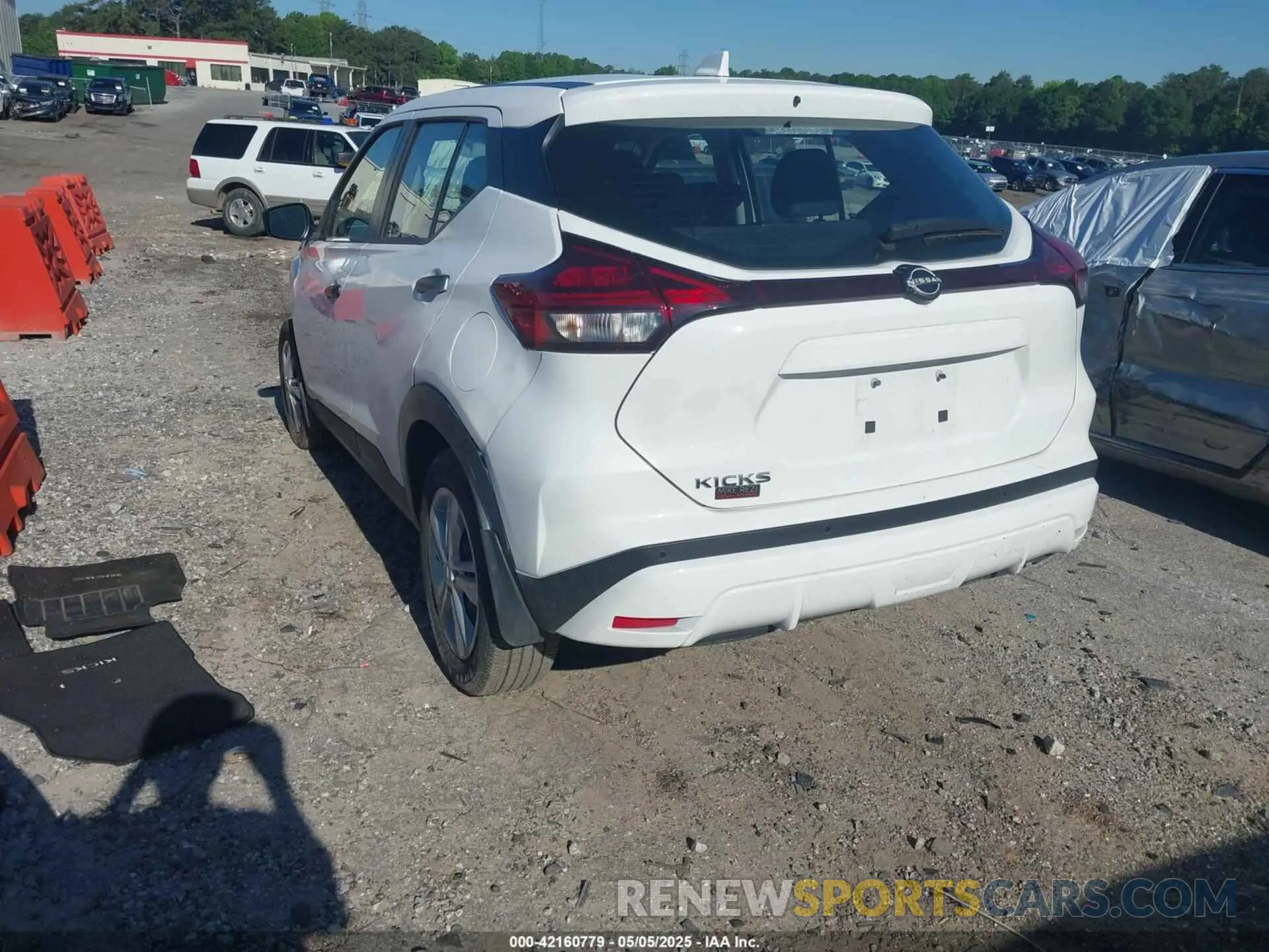 3 Photograph of a damaged car 3N1CP5BV8RL517757 NISSAN KICKS 2024