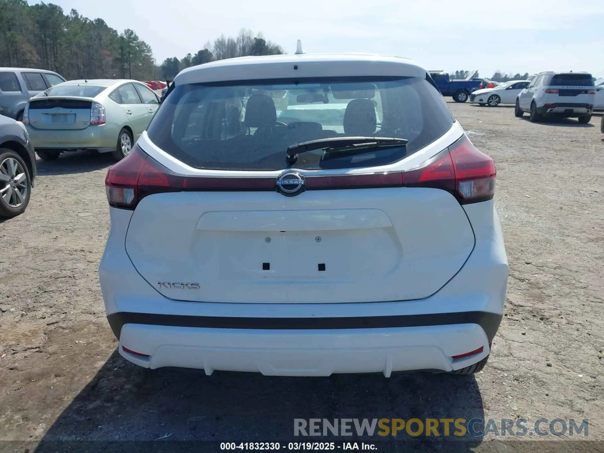 16 Photograph of a damaged car 3N1CP5BV8RL534588 NISSAN KICKS 2024