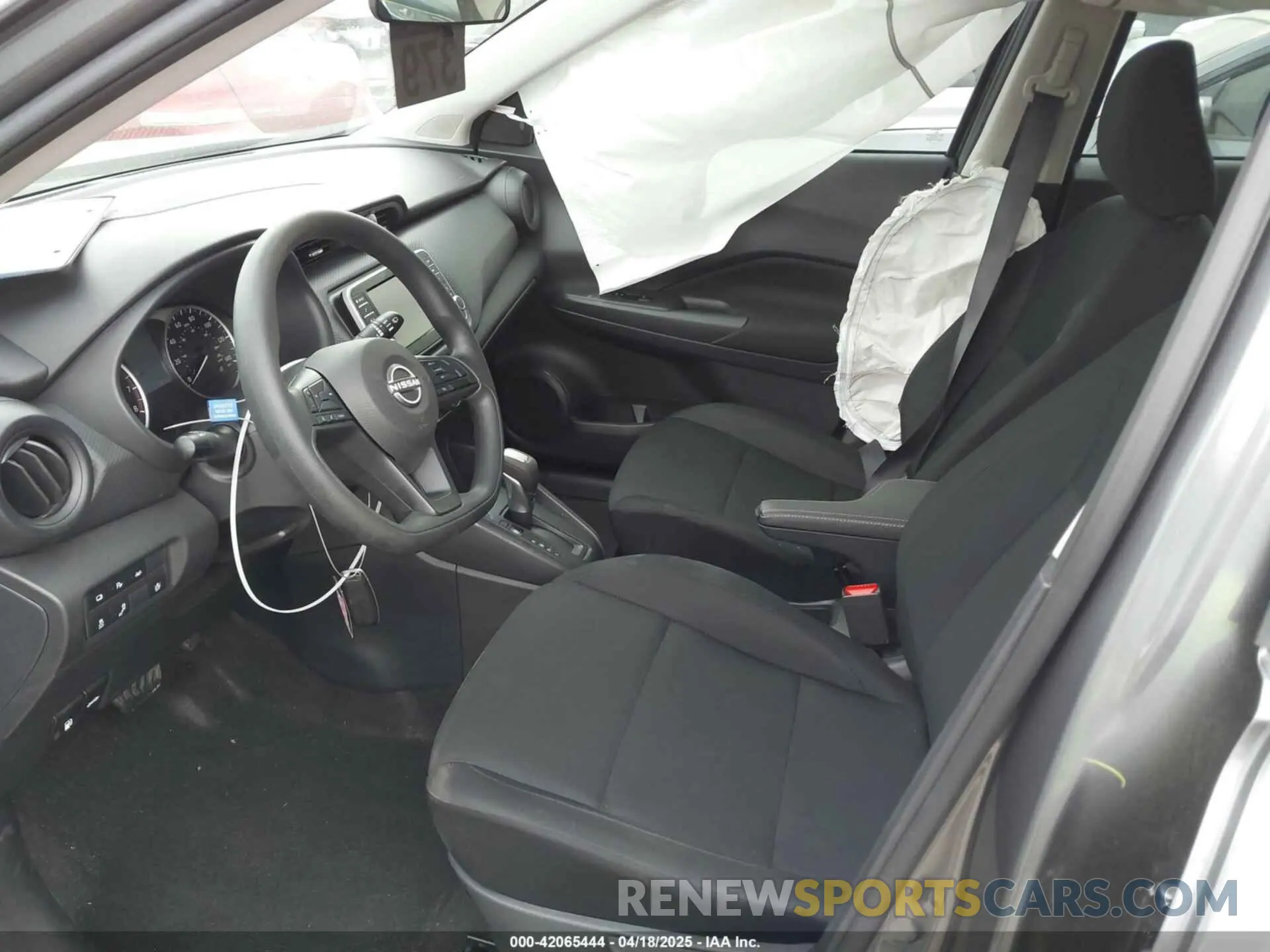 5 Фотография поврежденного автомобиля 3N1CP5BV8RL579420 NISSAN KICKS 2024