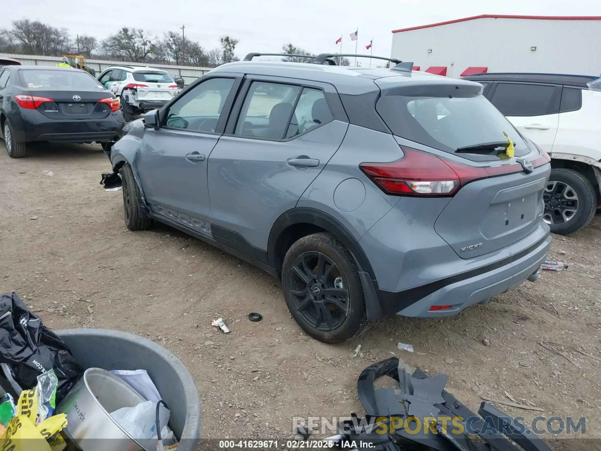 3 Photograph of a damaged car 3N1CP5CV0RL539959 NISSAN KICKS 2024