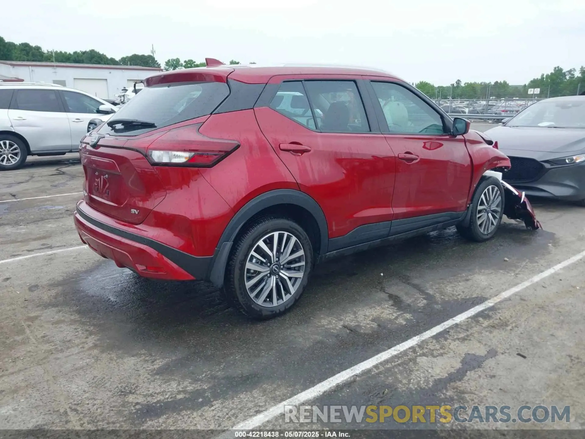 4 Photograph of a damaged car 3N1CP5CV2RL538229 NISSAN KICKS 2024