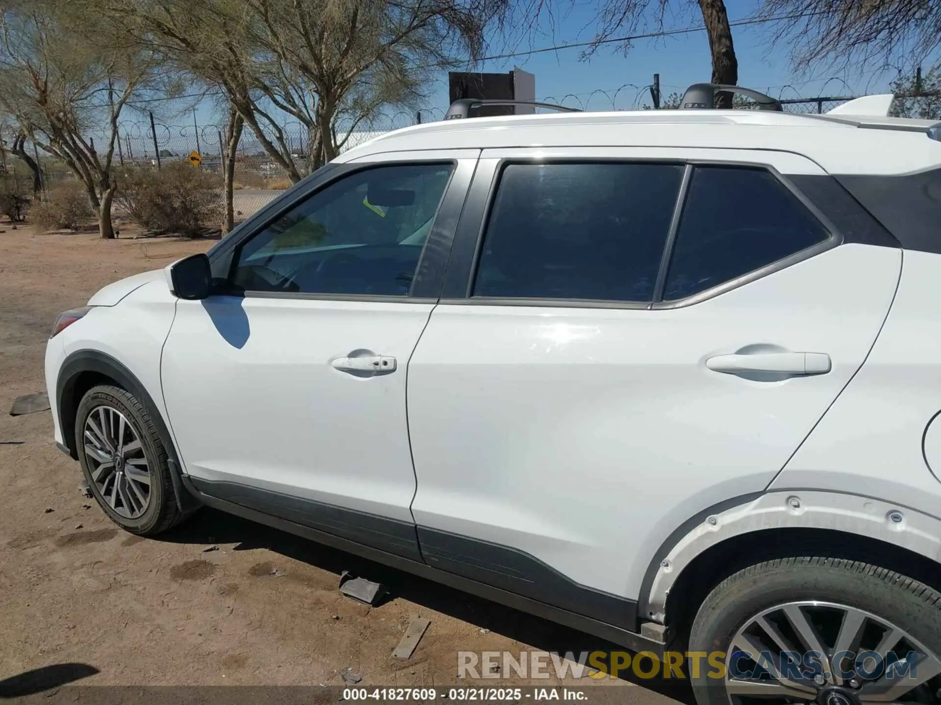 15 Photograph of a damaged car 3N1CP5CV3RL496072 NISSAN KICKS 2024
