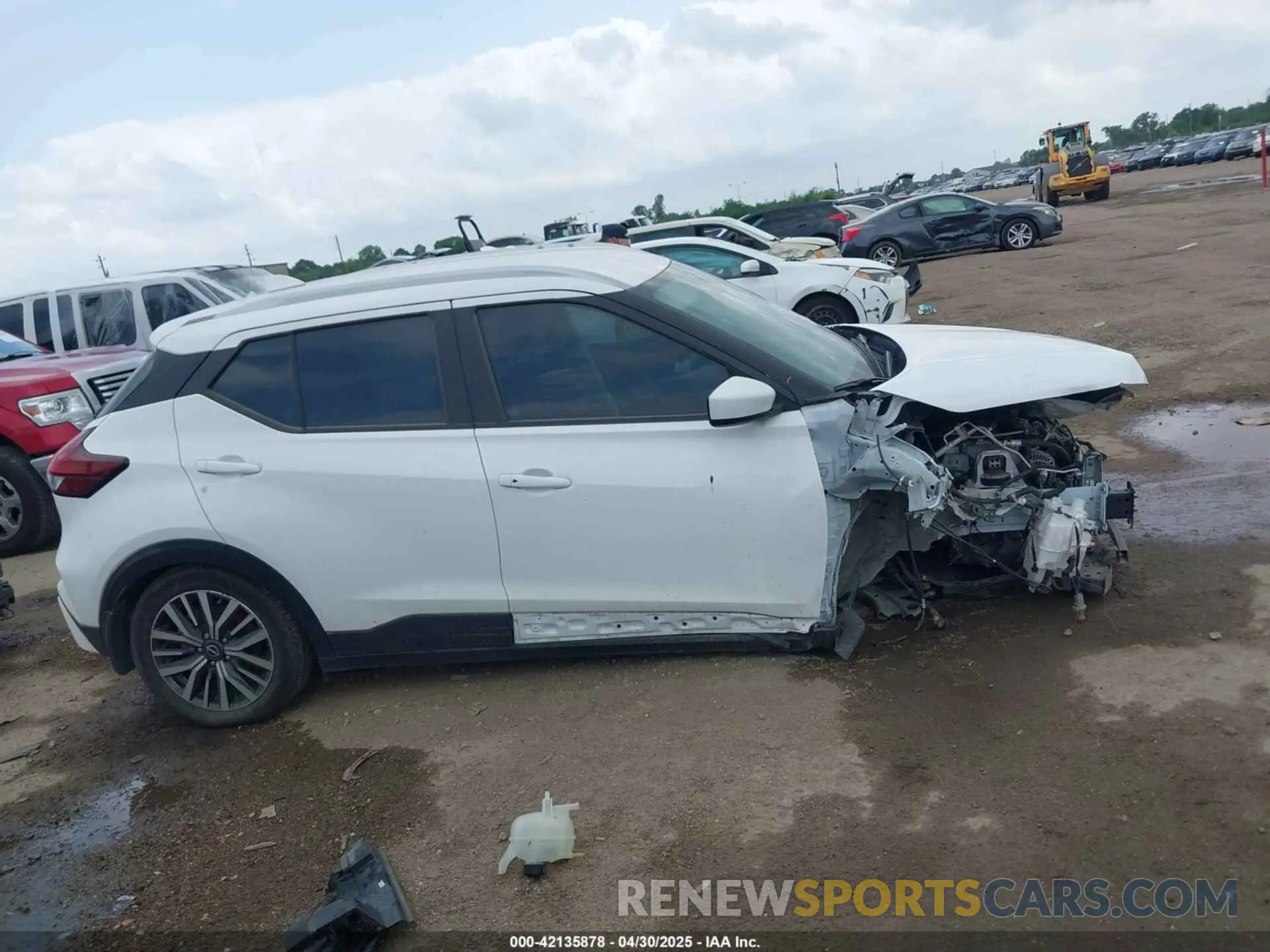 13 Photograph of a damaged car 3N1CP5CV5RL481671 NISSAN KICKS 2024