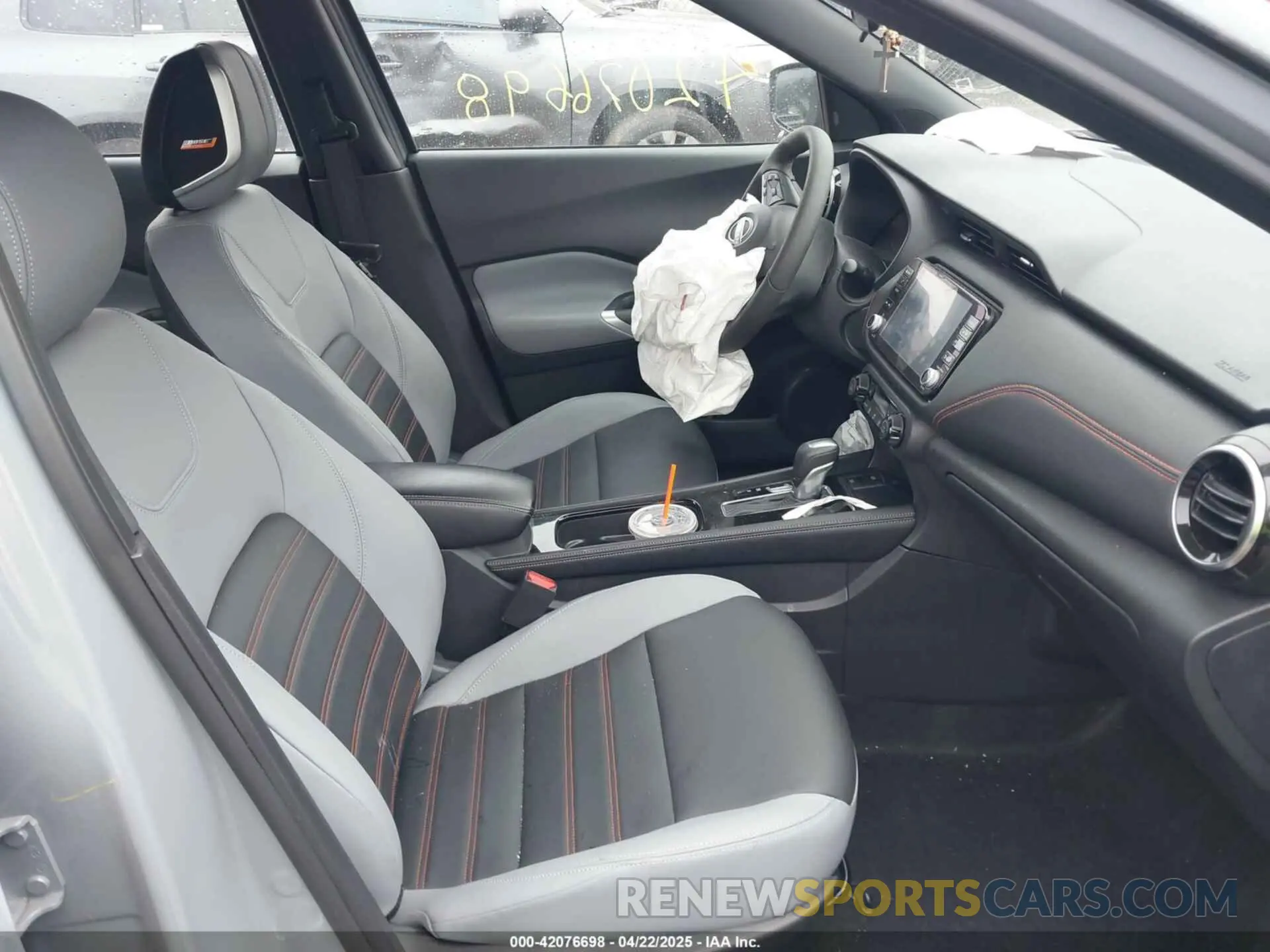 5 Photograph of a damaged car 3N1CP5DV1RL553397 NISSAN KICKS 2024