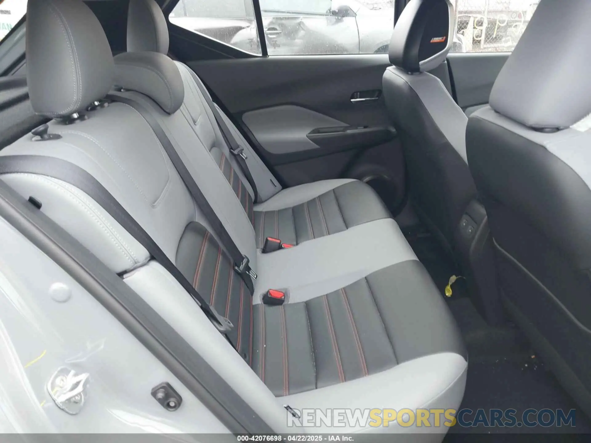8 Photograph of a damaged car 3N1CP5DV1RL553397 NISSAN KICKS 2024