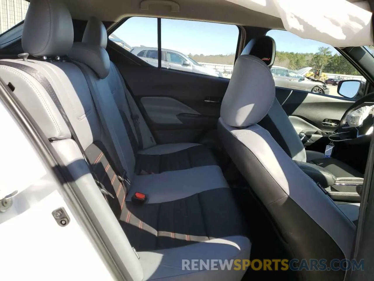 11 Photograph of a damaged car 3N1CP5DV1RL557806 NISSAN KICKS 2024