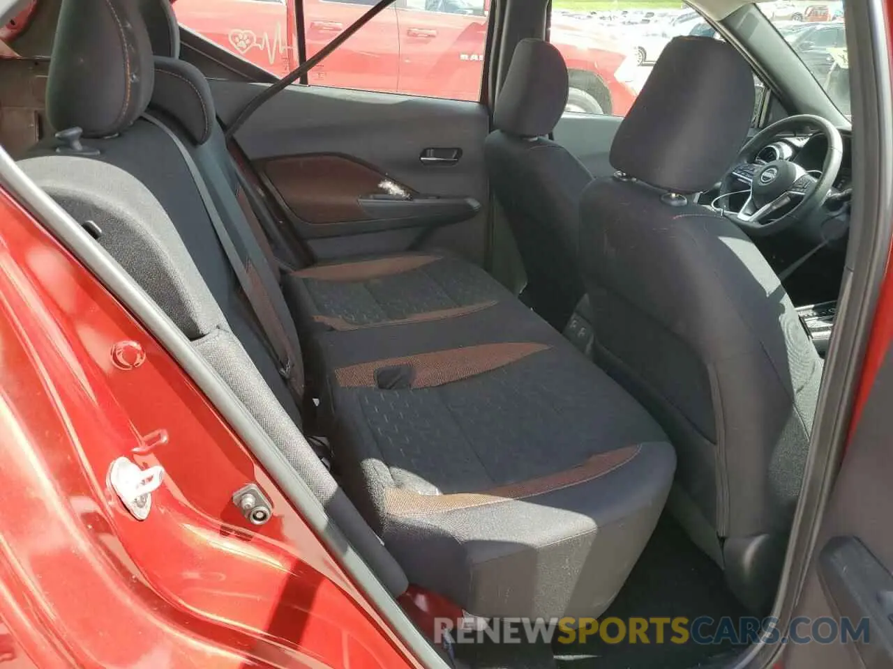 10 Photograph of a damaged car 3N1CP5DV2RL541730 NISSAN KICKS 2024