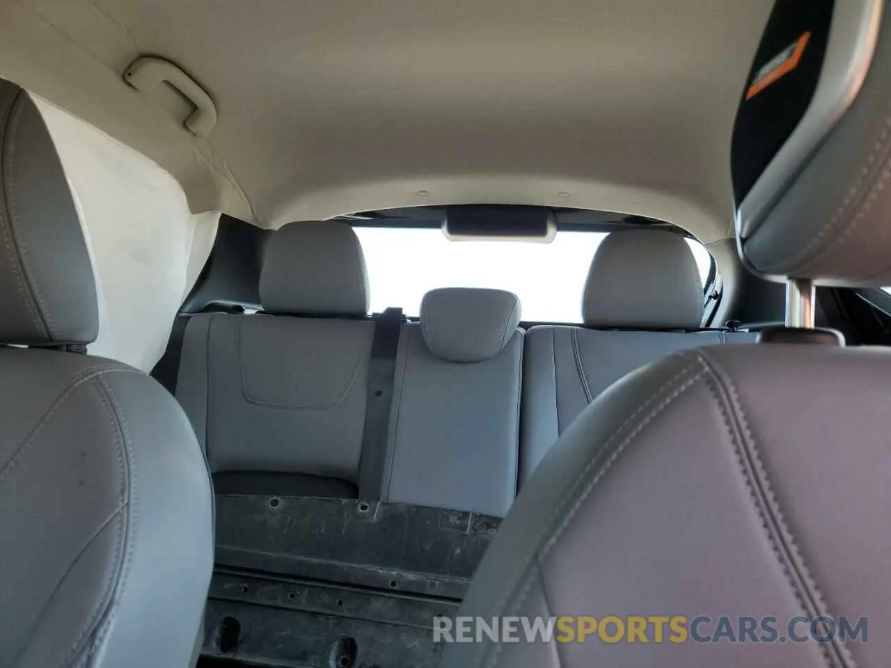 10 Photograph of a damaged car 3N1CP5DV3RL483370 NISSAN KICKS 2024