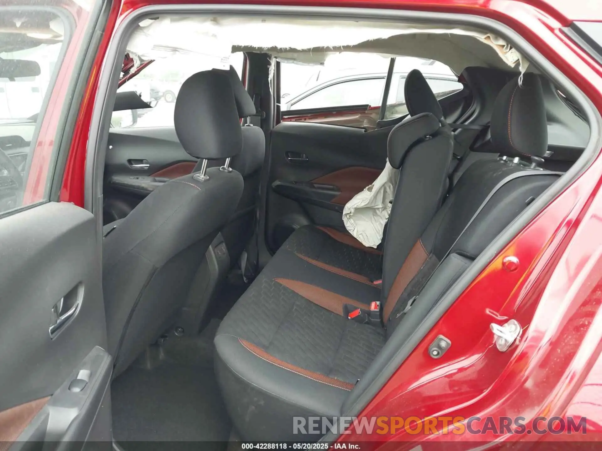 8 Photograph of a damaged car 3N1CP5DV4RL500838 NISSAN KICKS 2024
