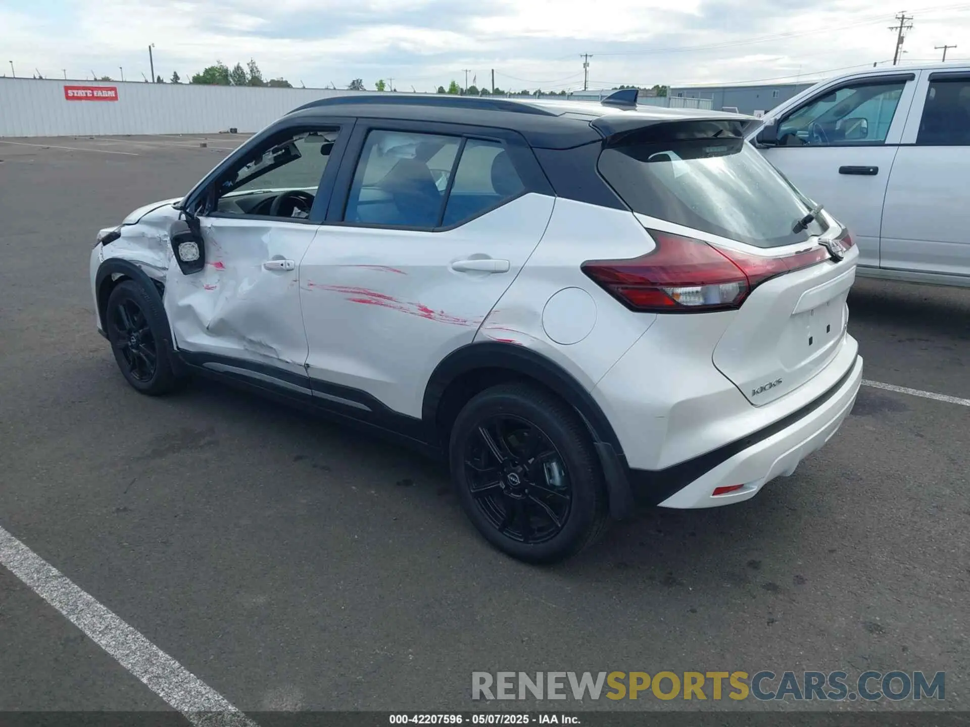 3 Фотография поврежденного автомобиля 3N1CP5DV6RL560300 NISSAN KICKS 2024