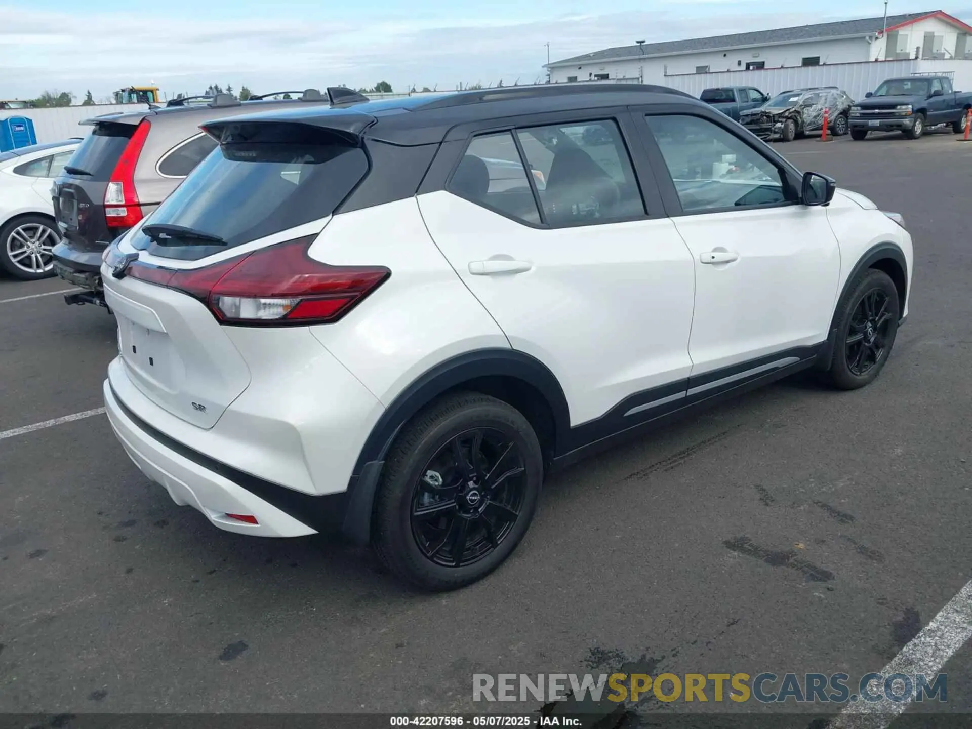 4 Фотография поврежденного автомобиля 3N1CP5DV6RL560300 NISSAN KICKS 2024