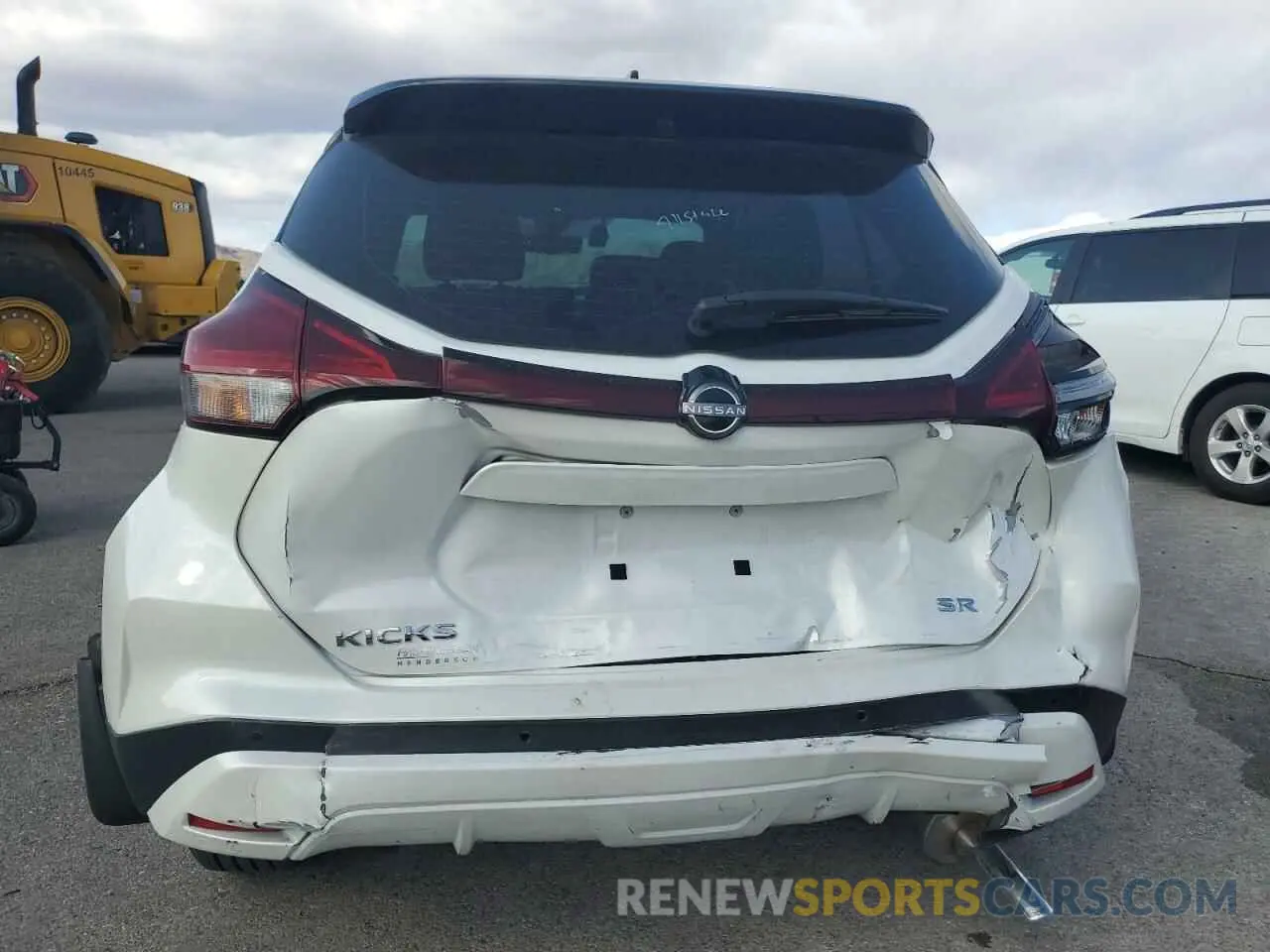 6 Photograph of a damaged car 3N1CP5DV9RL528926 NISSAN KICKS 2024