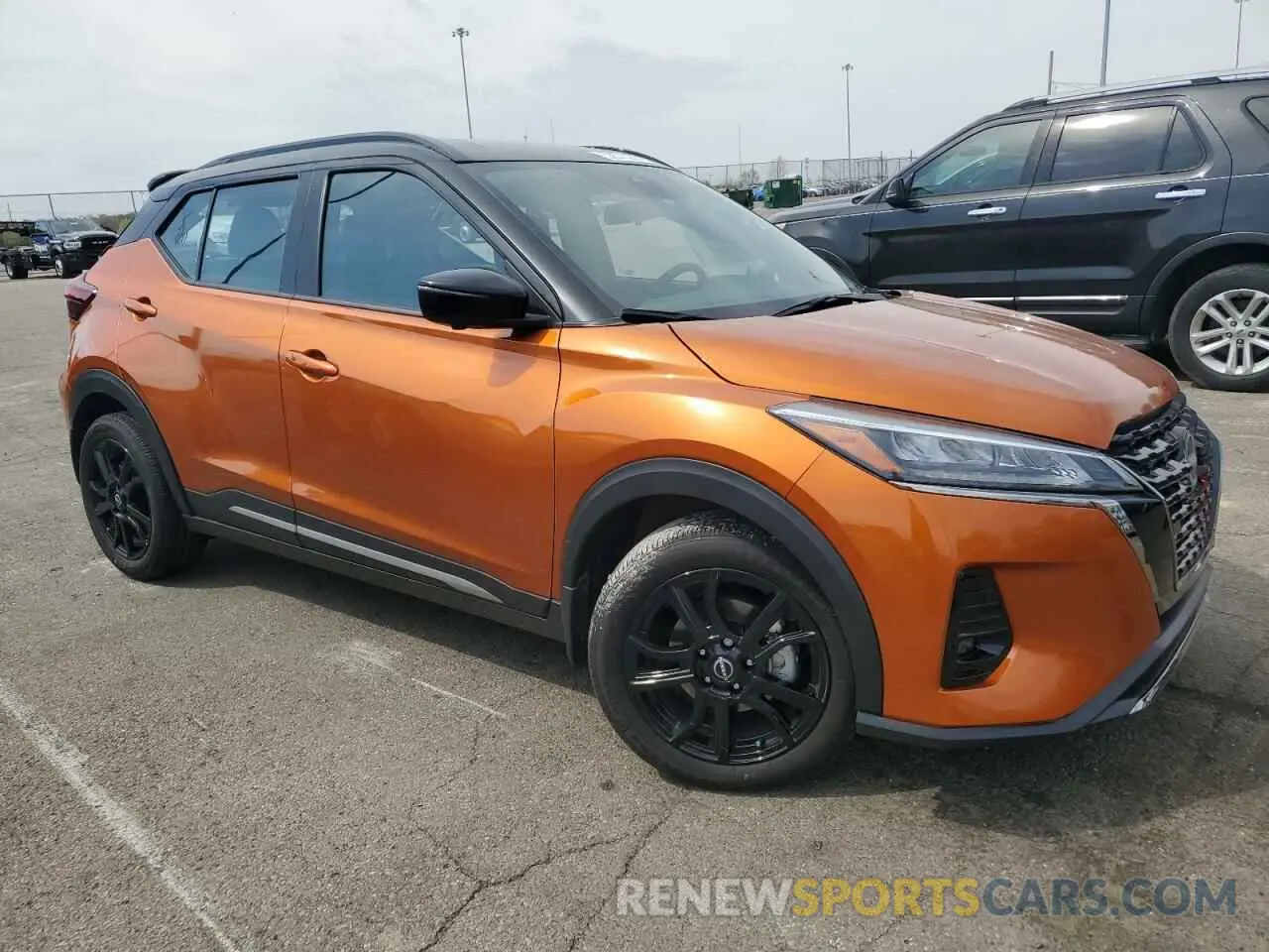 4 Photograph of a damaged car 3N1CP5DVXRL562406 NISSAN KICKS 2024