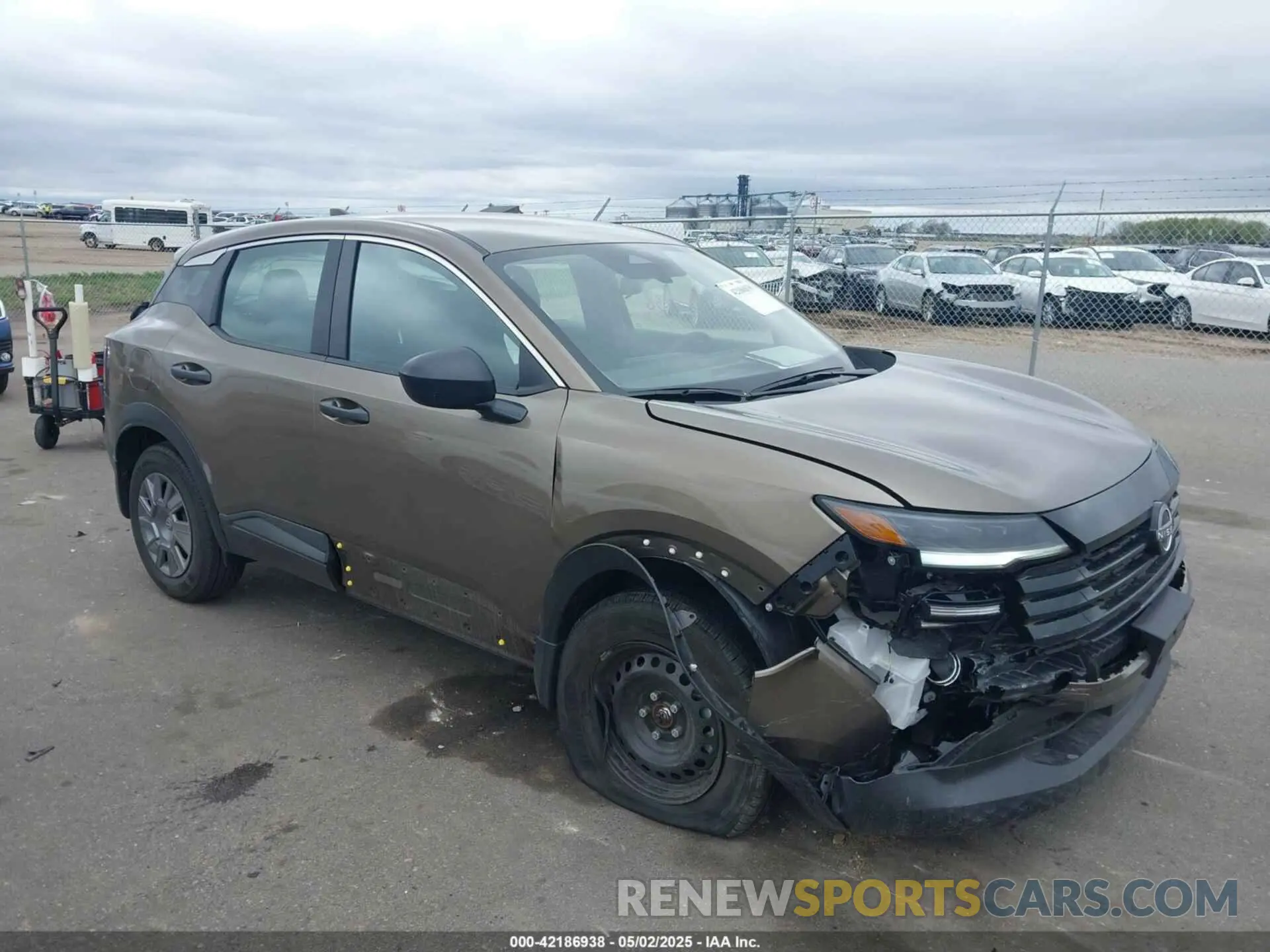 1 Фотография поврежденного автомобиля 3N8AP6BA0SL305890 NISSAN KICKS 2025