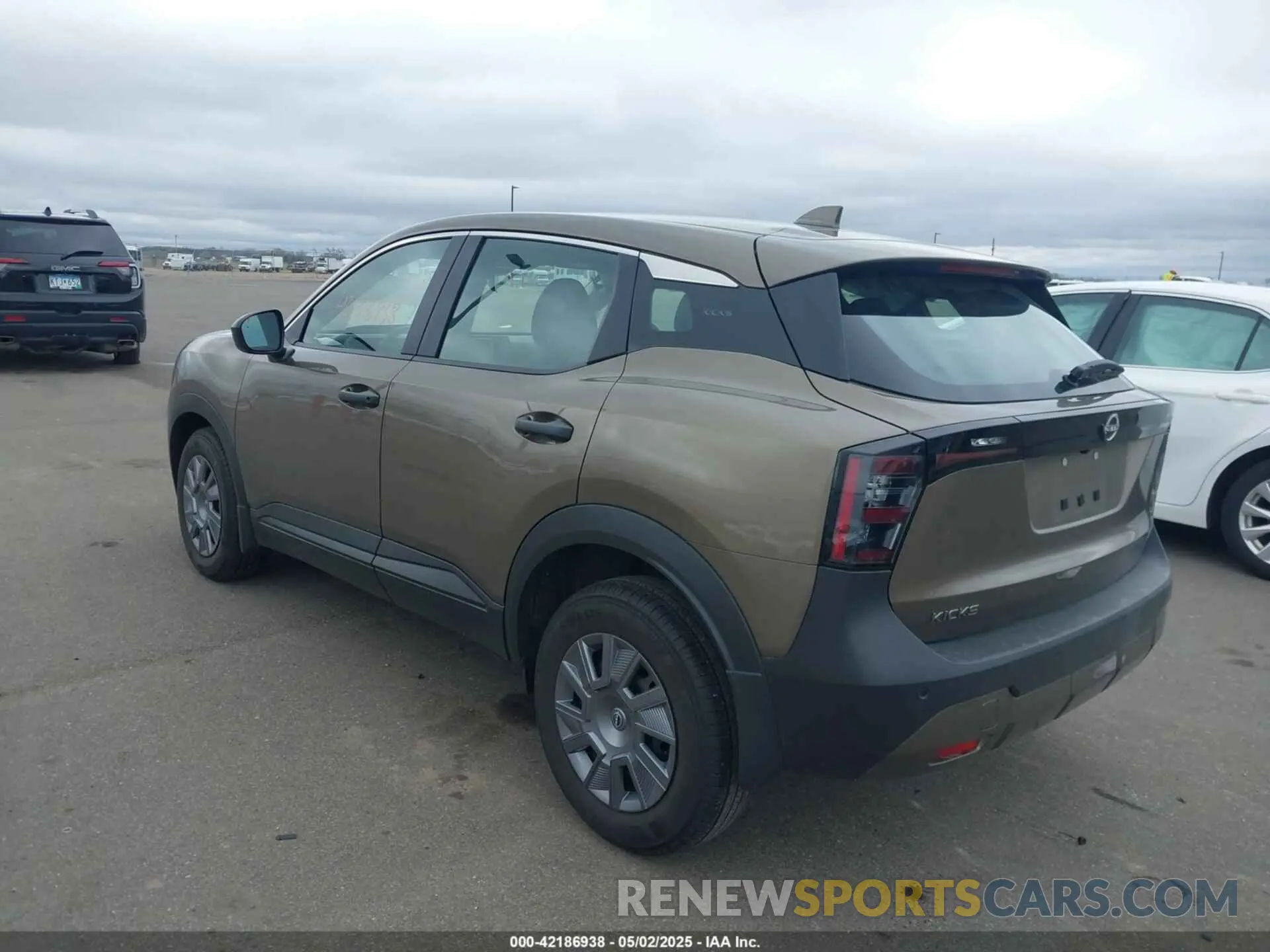 3 Фотография поврежденного автомобиля 3N8AP6BA0SL305890 NISSAN KICKS 2025