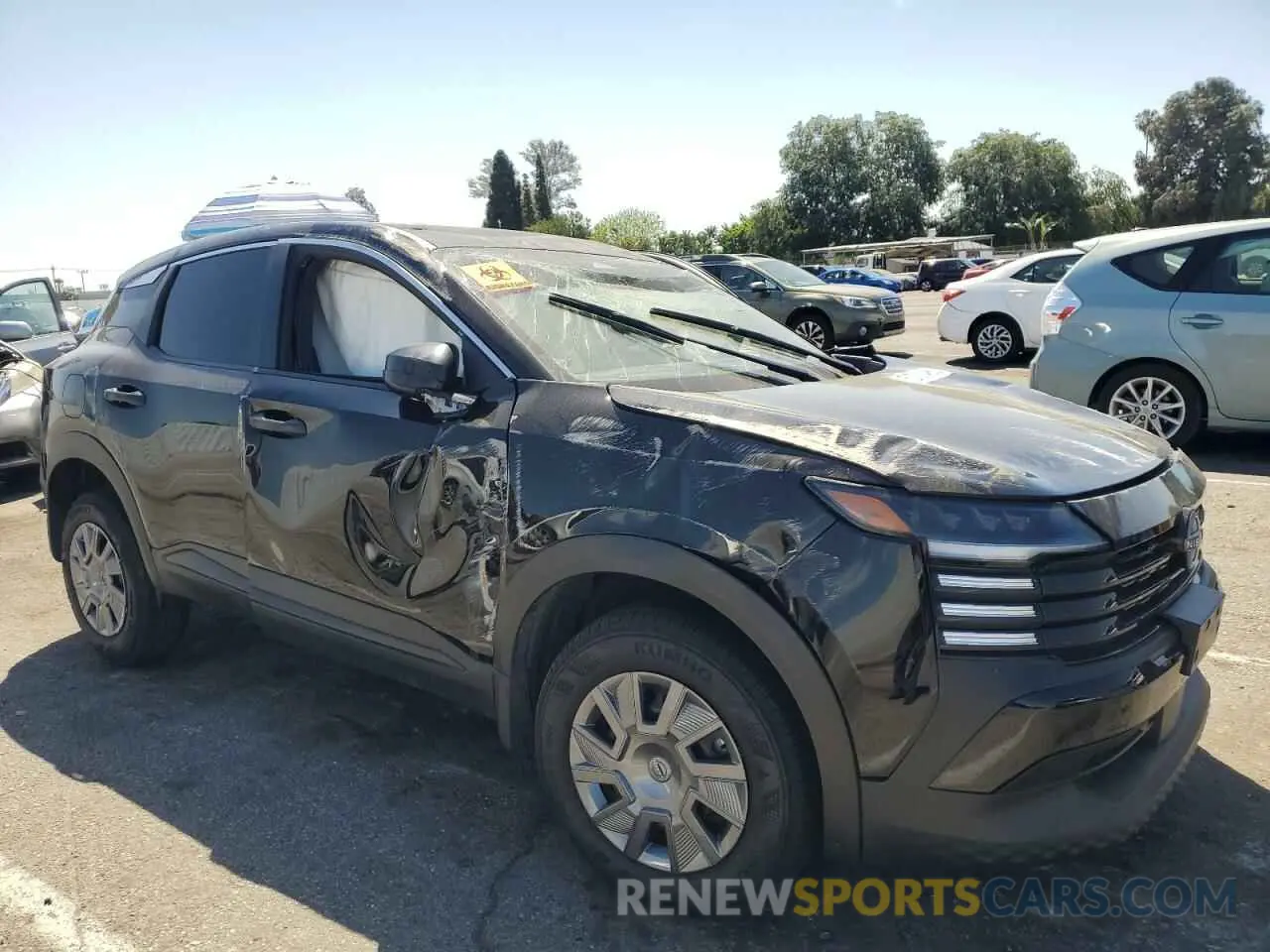 4 Photograph of a damaged car 3N8AP6BA3SL366215 NISSAN KICKS 2025