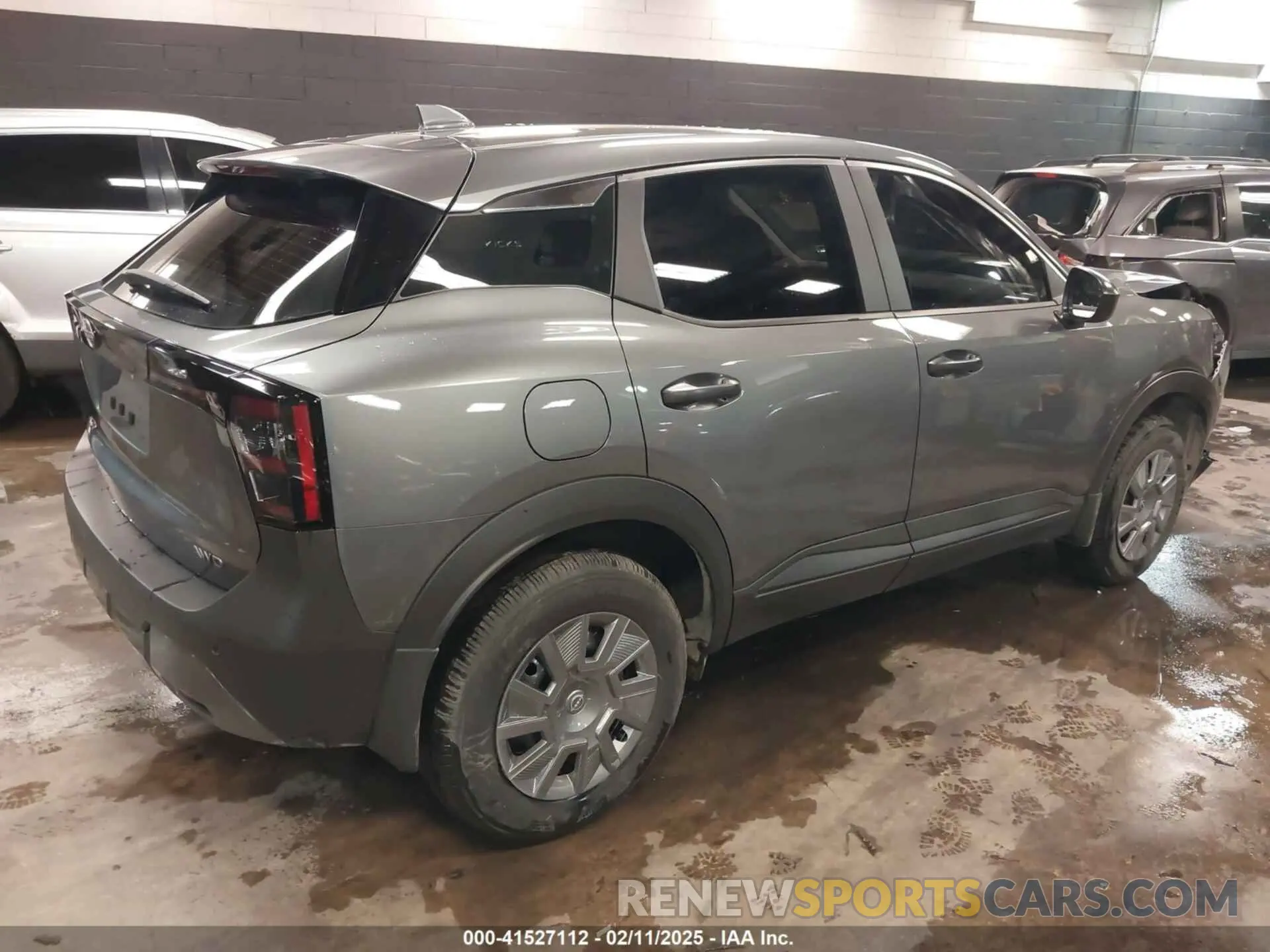 4 Photograph of a damaged car 3N8AP6BB1SL307799 NISSAN KICKS 2025