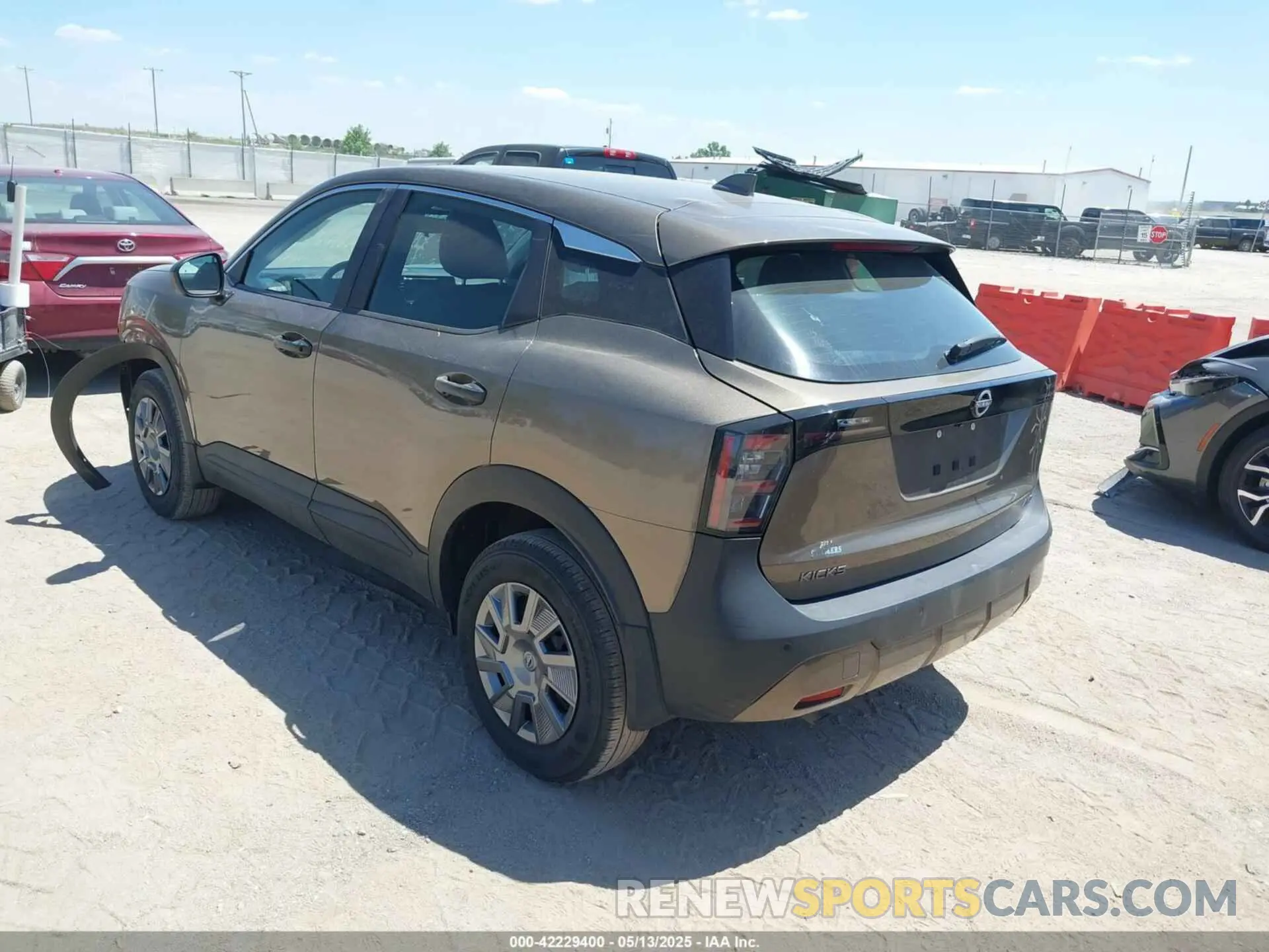 3 Фотография поврежденного автомобиля 3N8AP6BB1SL313392 NISSAN KICKS 2025