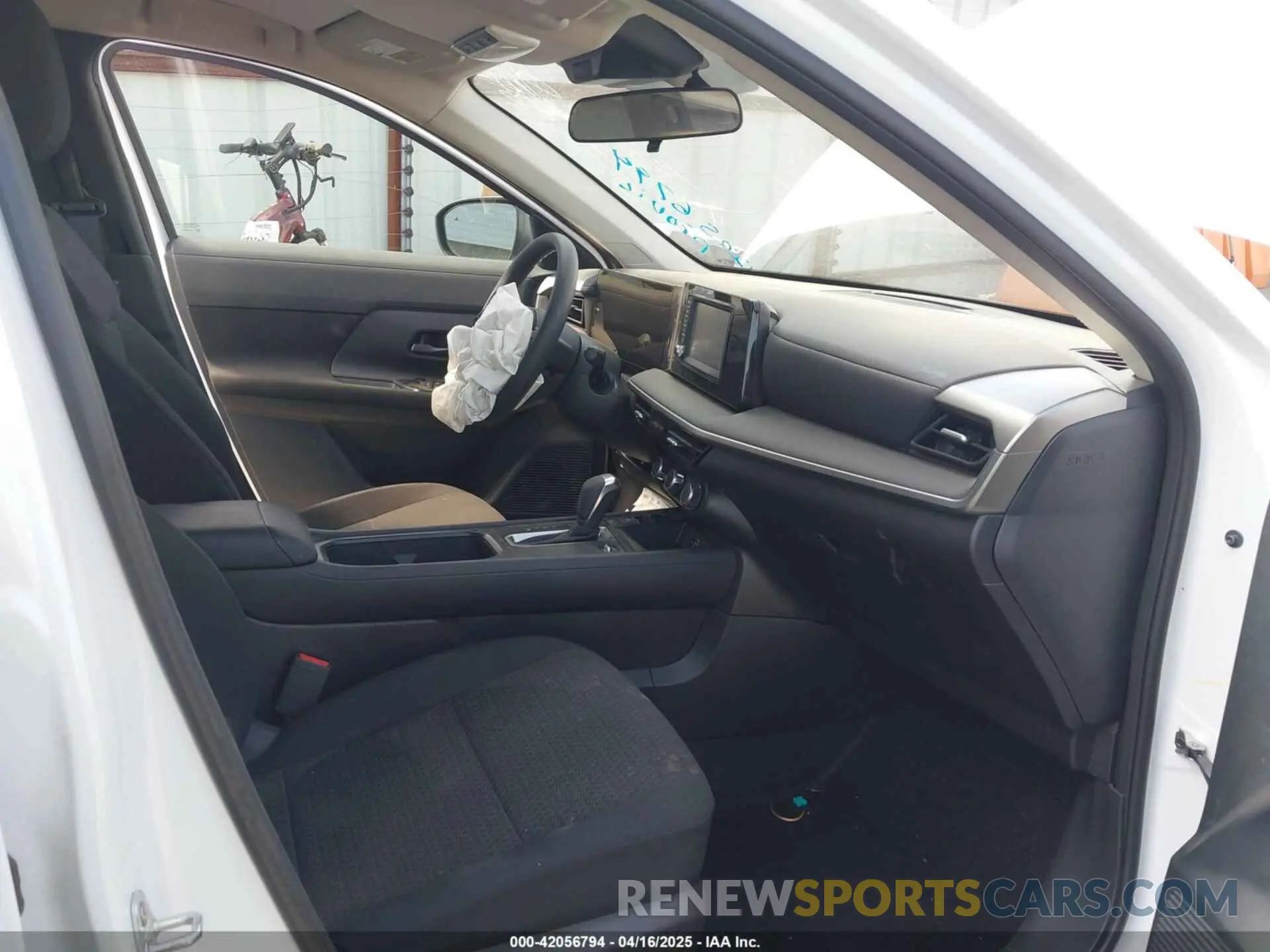 5 Photograph of a damaged car 3N8AP6BB2SL329343 NISSAN KICKS 2025