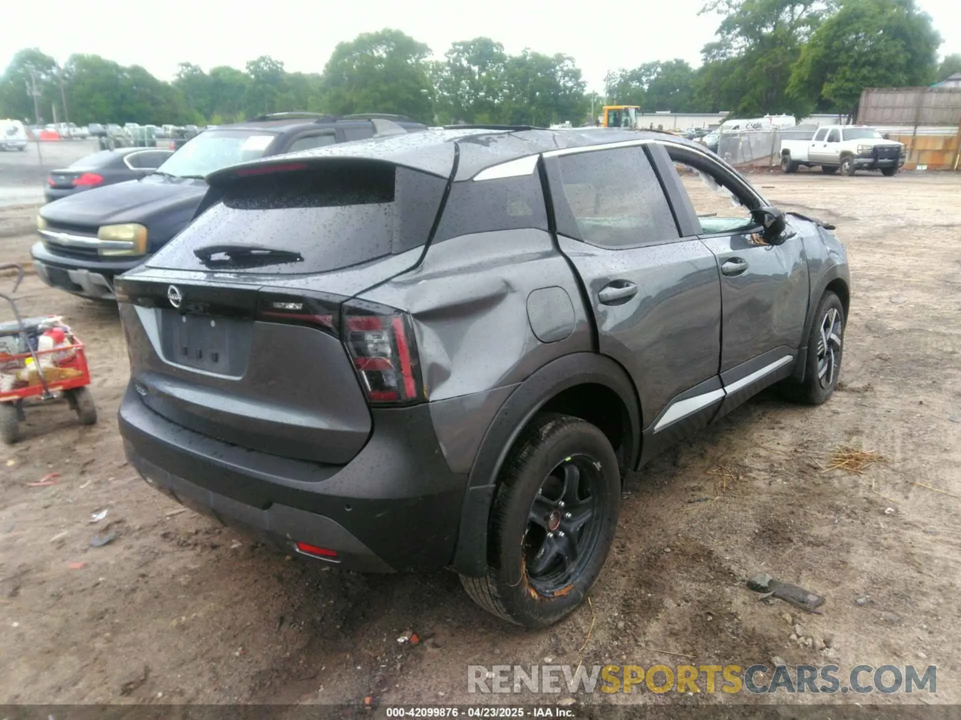 4 Photograph of a damaged car 3N8AP6CA1SL343935 NISSAN KICKS 2025