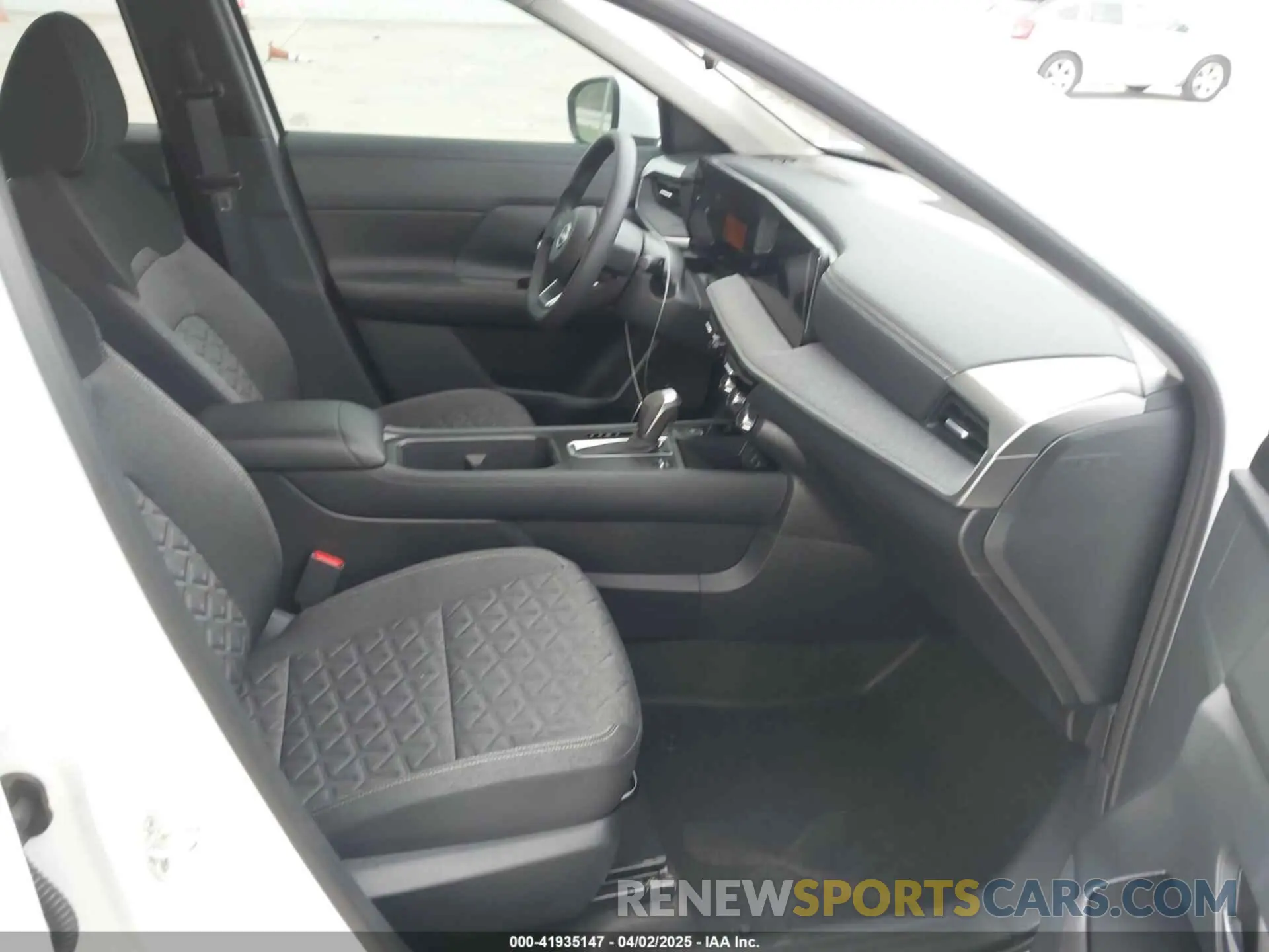 5 Фотография поврежденного автомобиля 3N8AP6CA3SL345623 NISSAN KICKS 2025