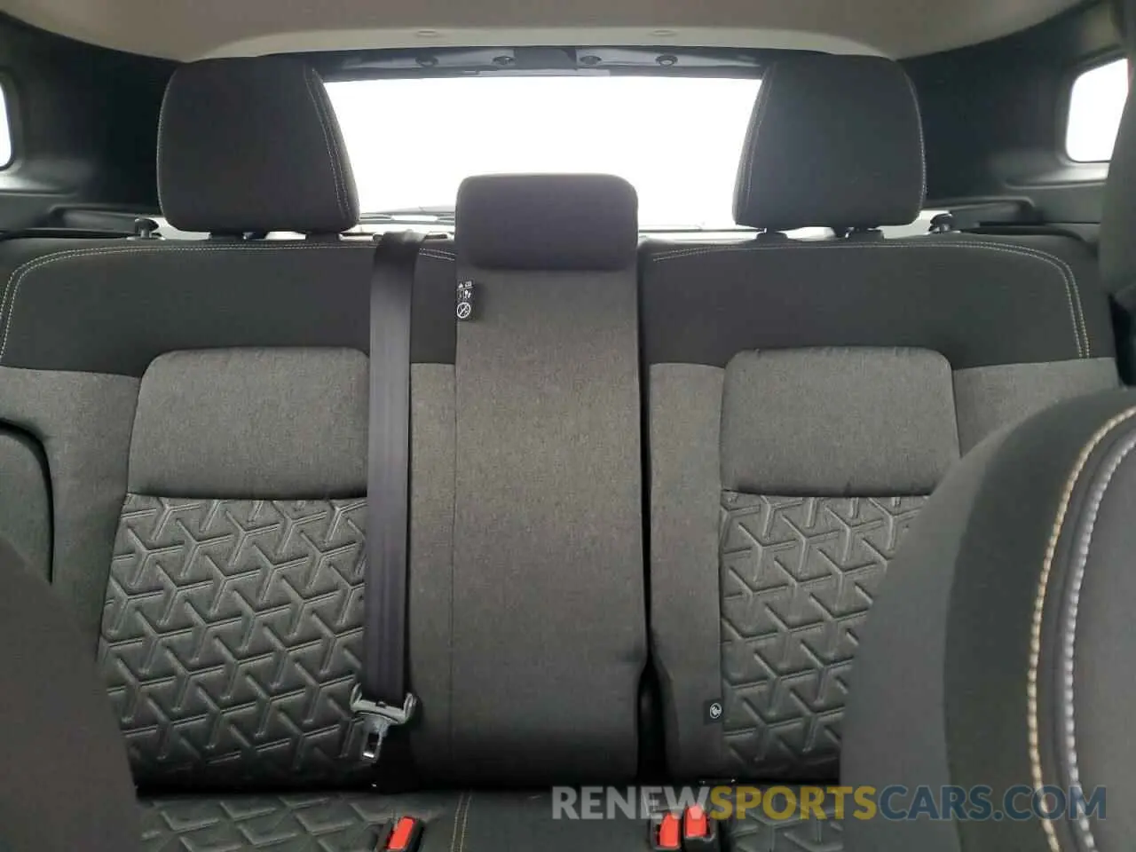 10 Photograph of a damaged car 3N8AP6CA5SL313448 NISSAN KICKS 2025