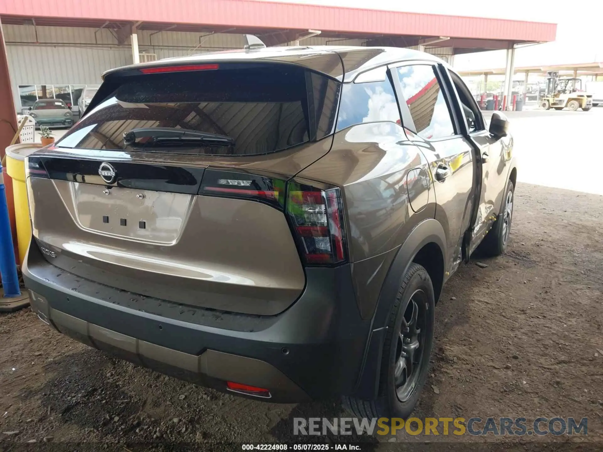 4 Фотография поврежденного автомобиля 3N8AP6CA7SL311796 NISSAN KICKS 2025
