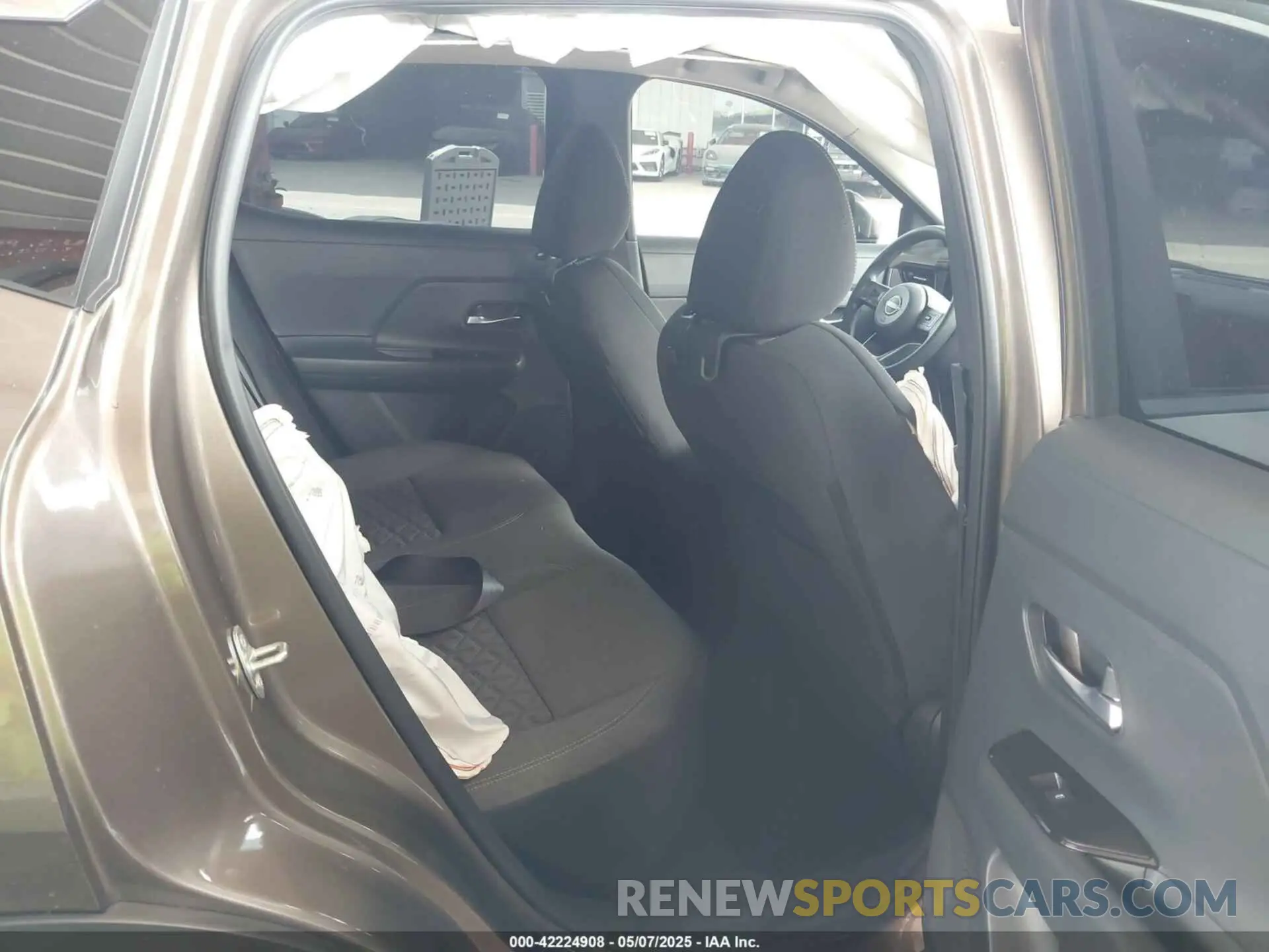 8 Фотография поврежденного автомобиля 3N8AP6CA7SL311796 NISSAN KICKS 2025