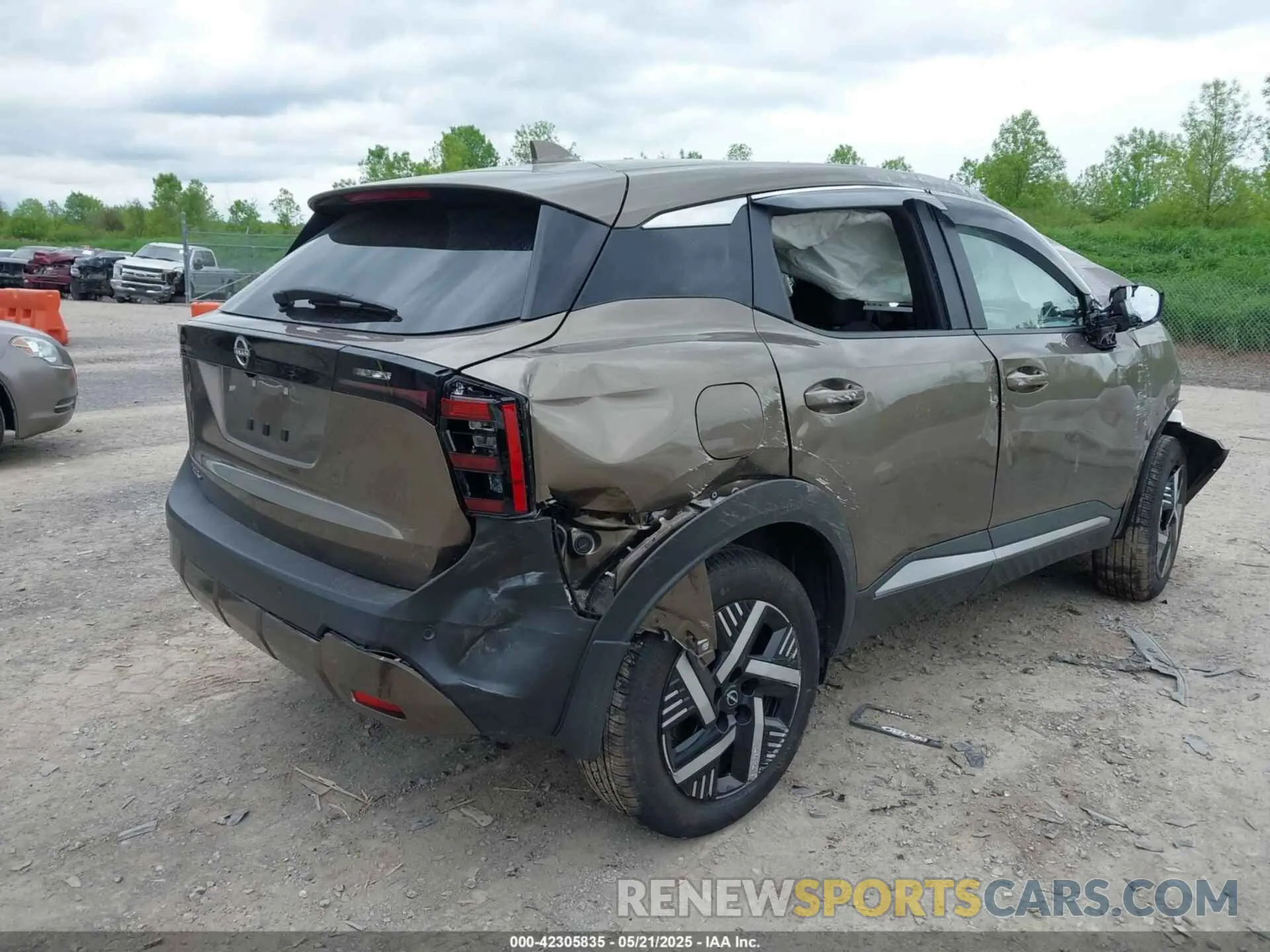 4 Фотография поврежденного автомобиля 3N8AP6CAXSL354013 NISSAN KICKS 2025