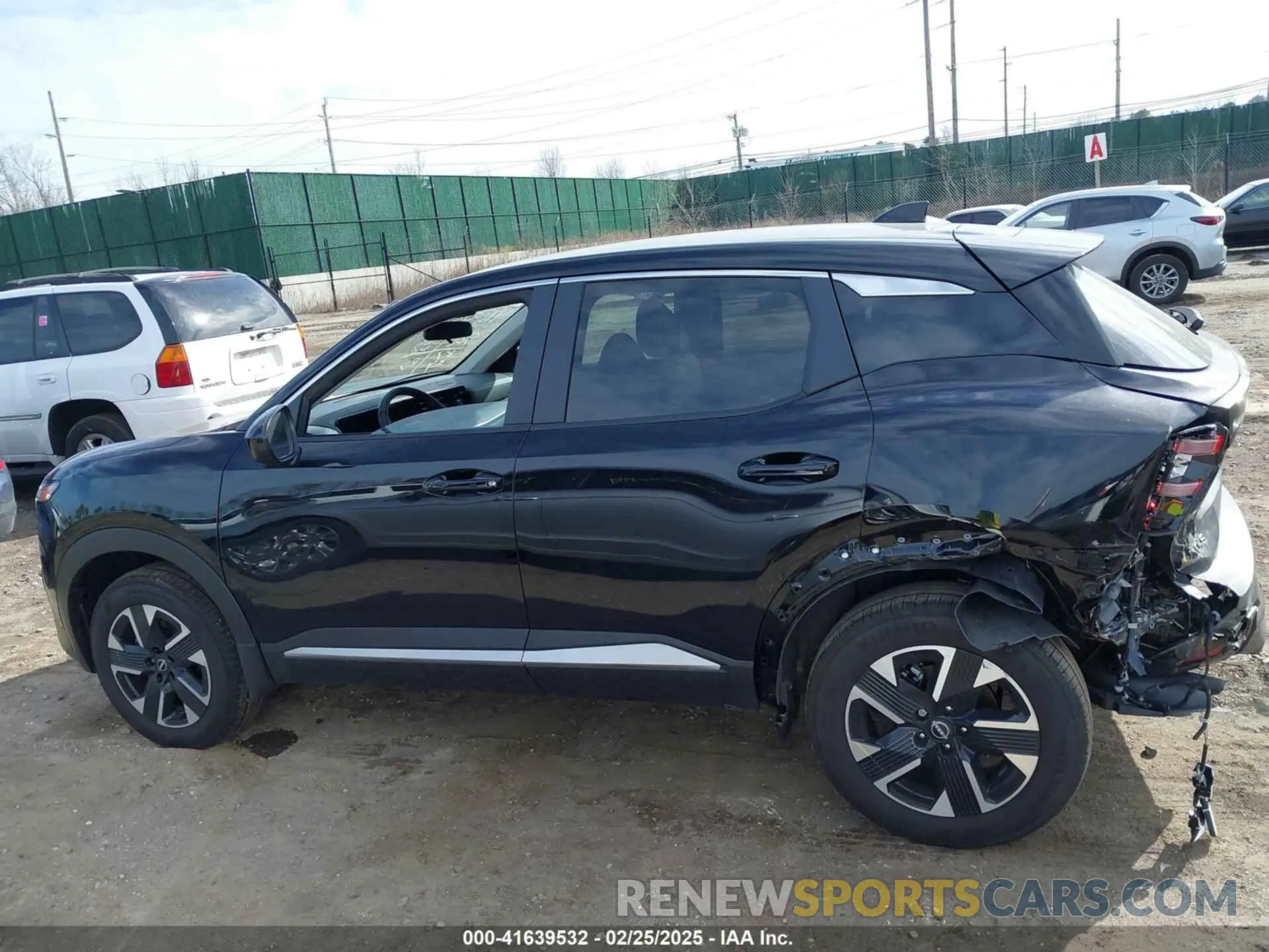 14 Фотография поврежденного автомобиля 3N8AP6CB0SL341585 NISSAN KICKS 2025