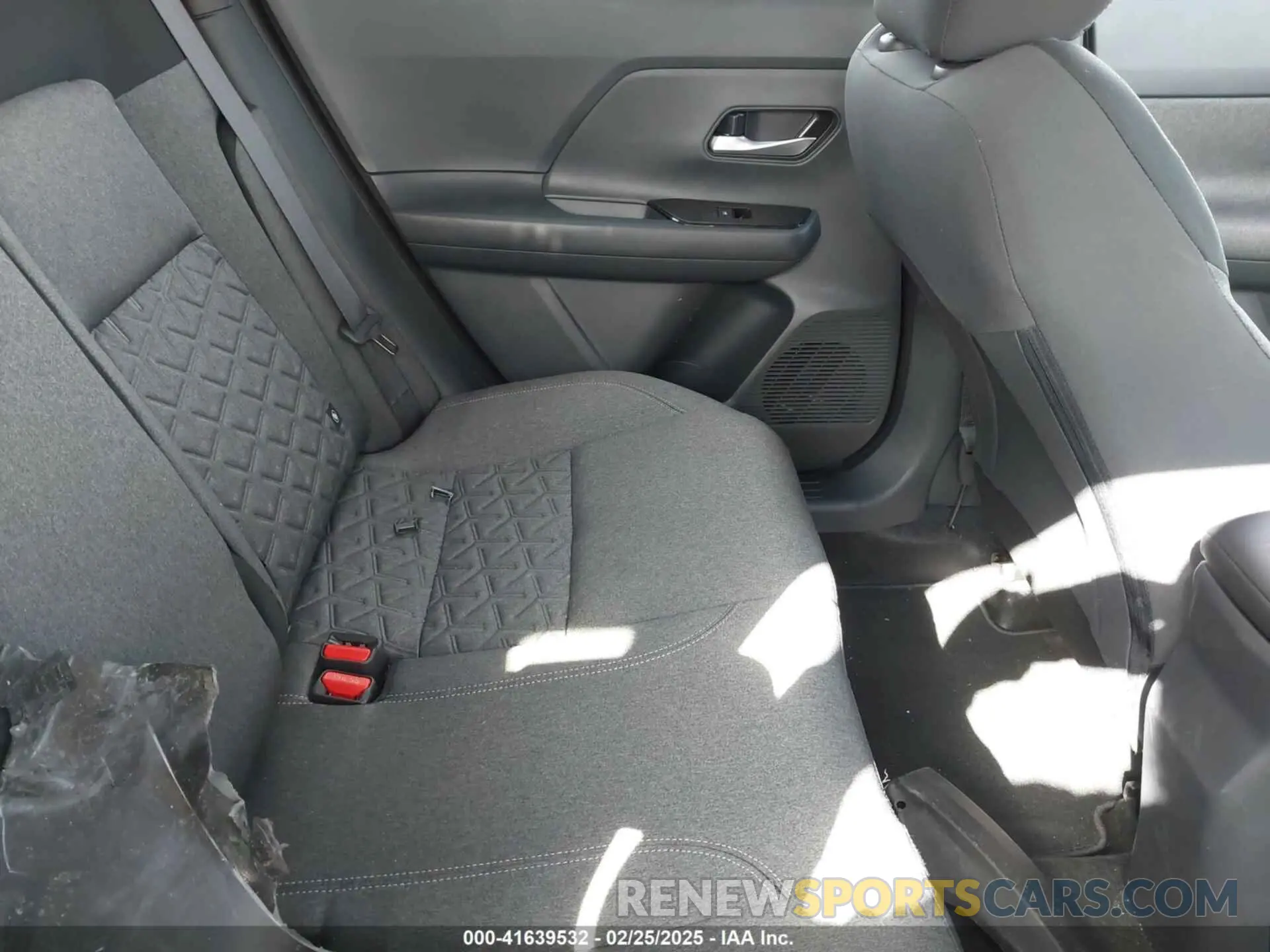 8 Фотография поврежденного автомобиля 3N8AP6CB0SL341585 NISSAN KICKS 2025