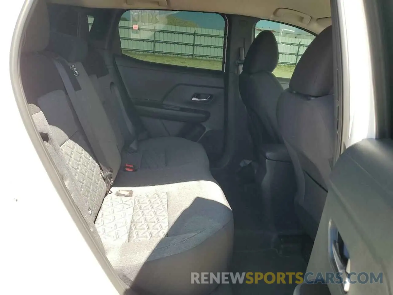 10 Photograph of a damaged car 3N8AP6CB2SL342706 NISSAN KICKS 2025